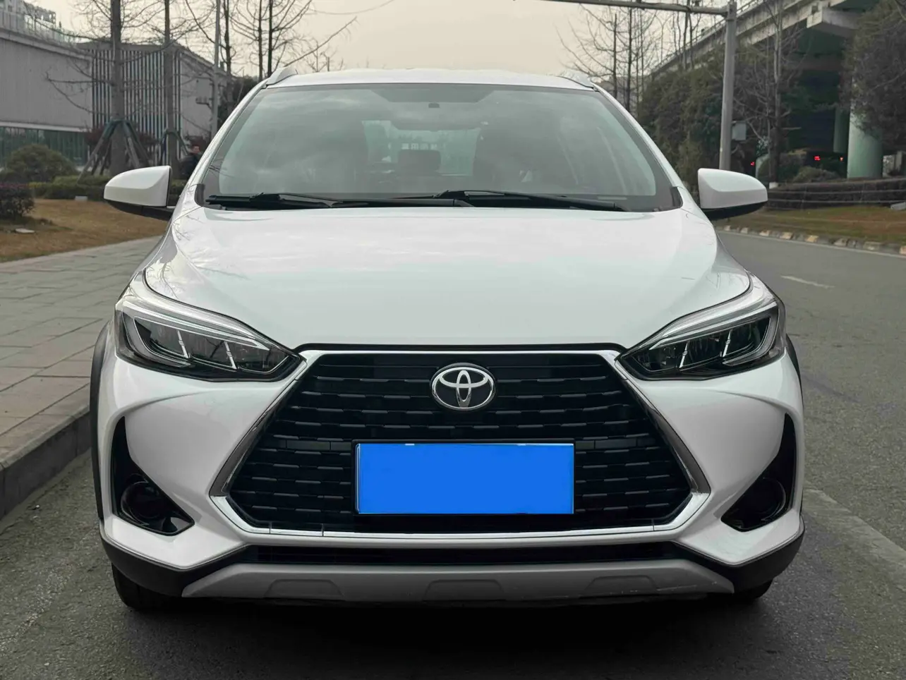 Toyota Yaris L  из Китая