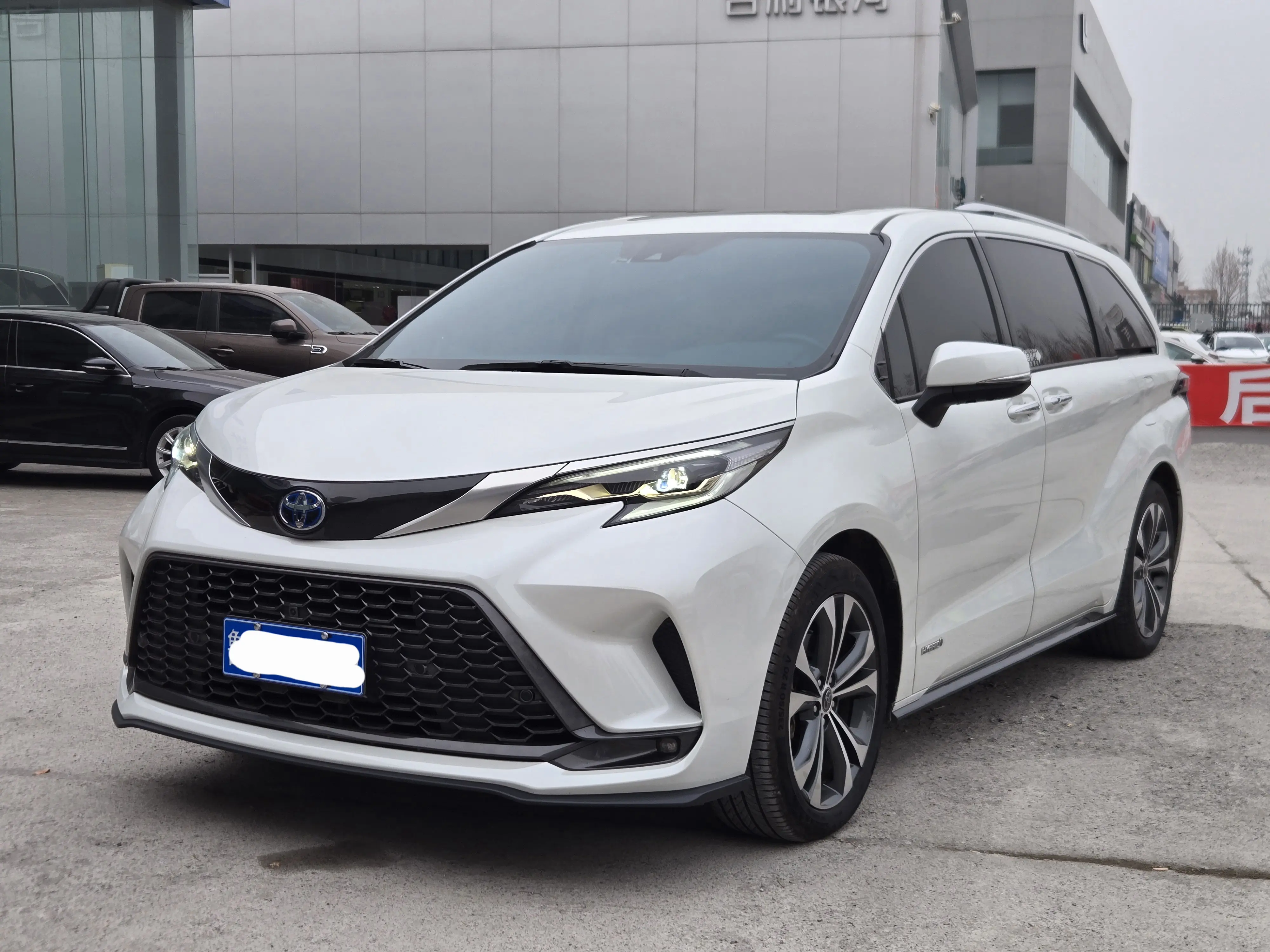 Toyota Granvia  из Китая