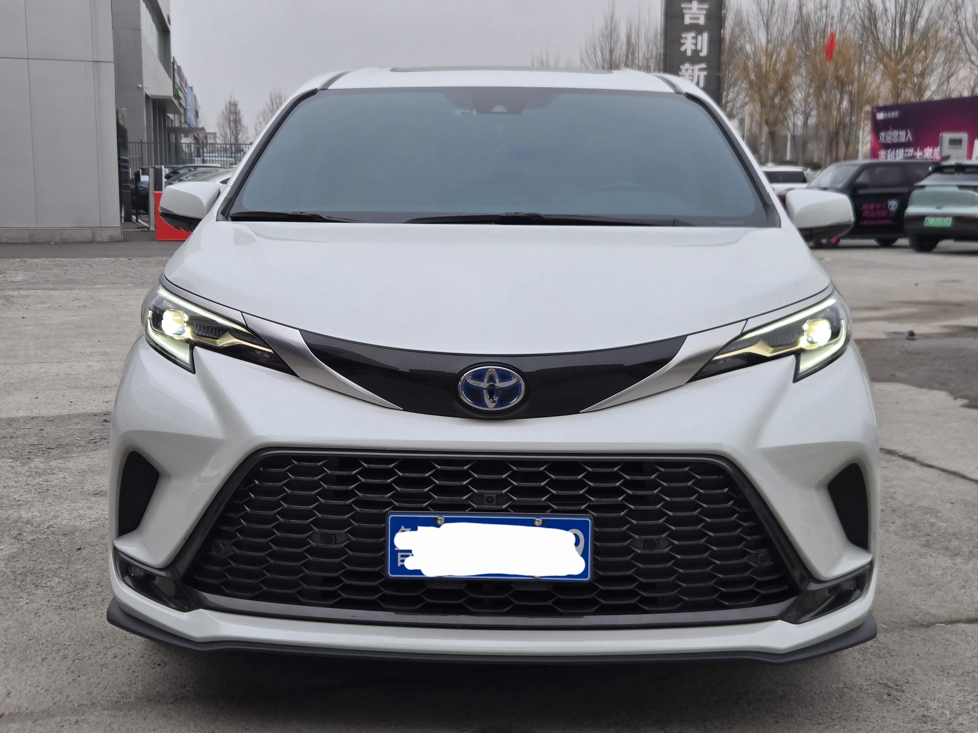 Toyota Granvia  из Китая