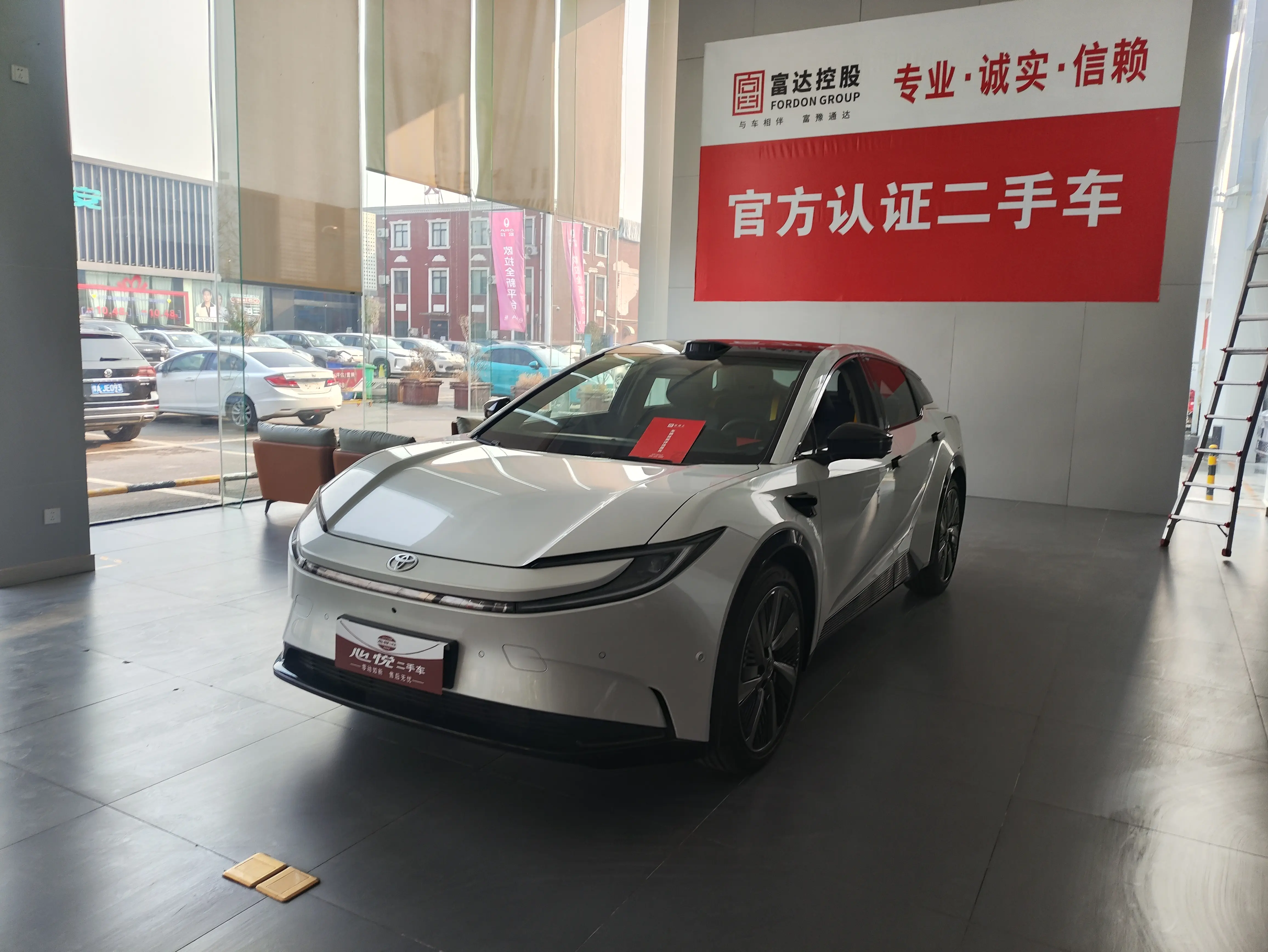 Toyota bZ5  из Китая