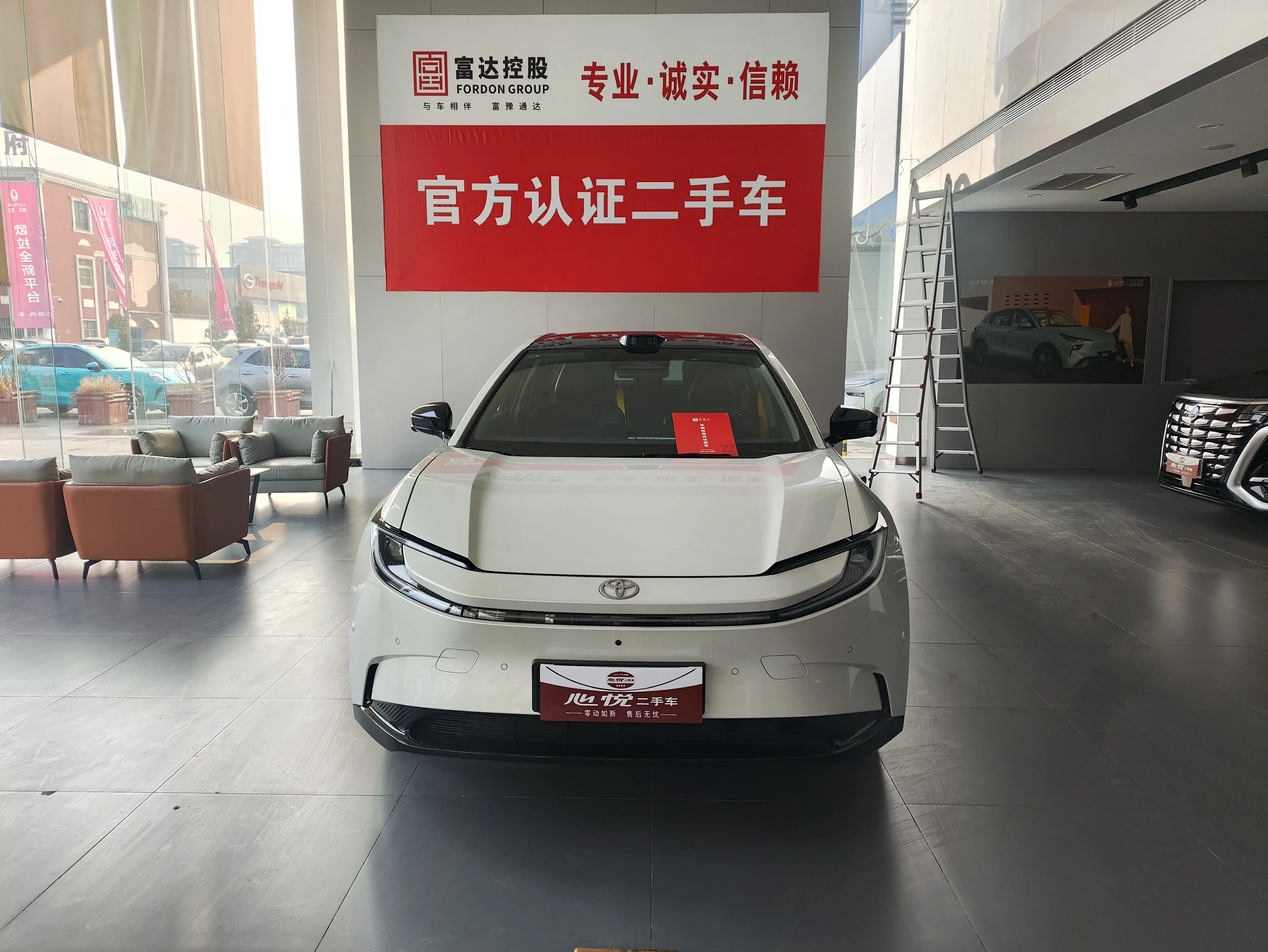 Toyota bZ5  из Китая