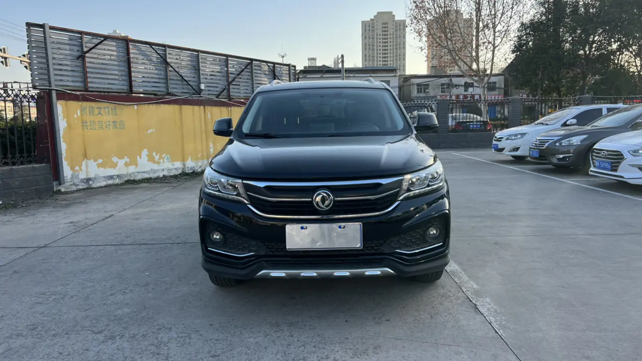 Forthing Jingyi X5  из Китая