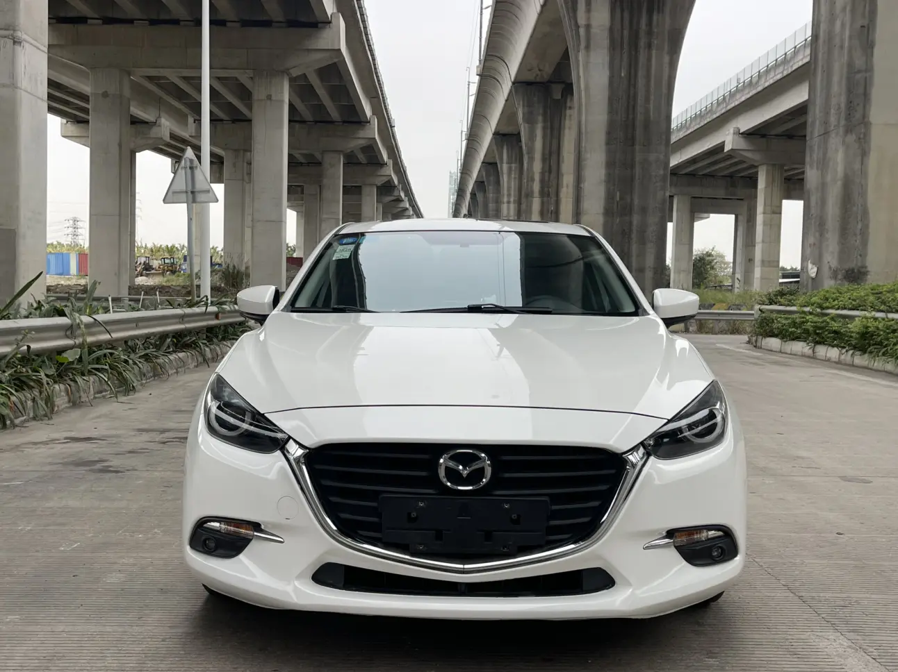 Mazda Axela (Mazda3)  из Китая