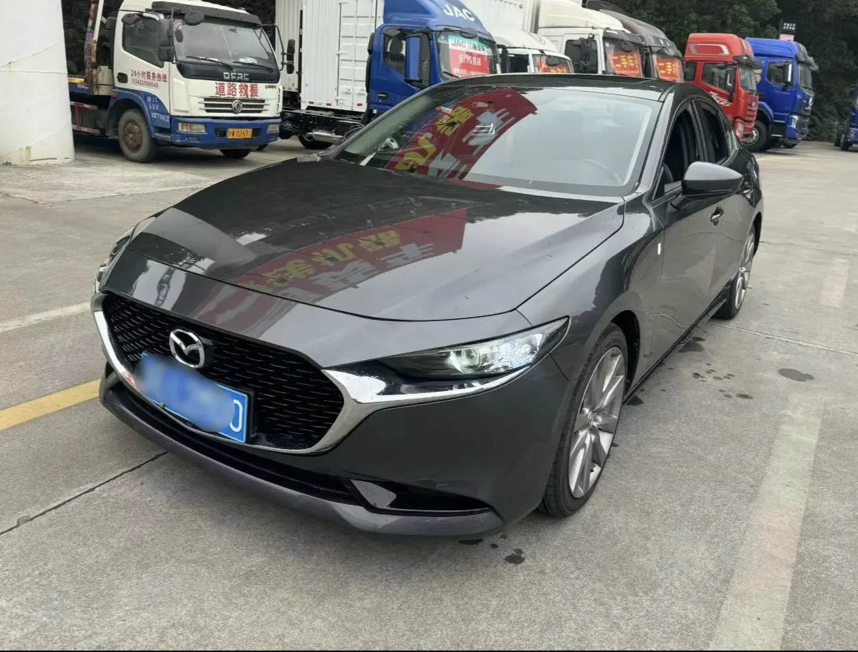 Mazda Axela (Mazda3)  из Китая
