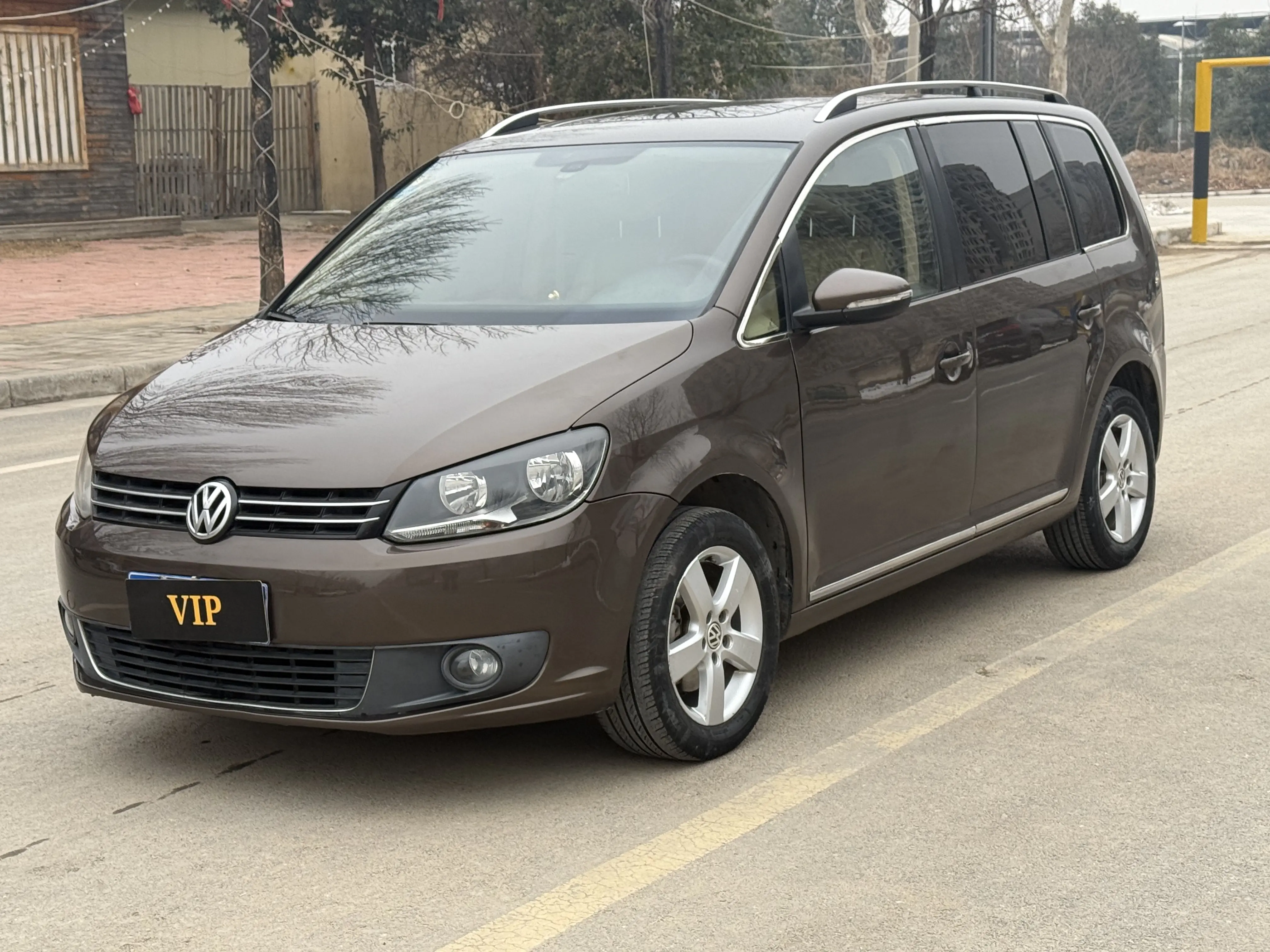 Volkswagen Touran  из Китая