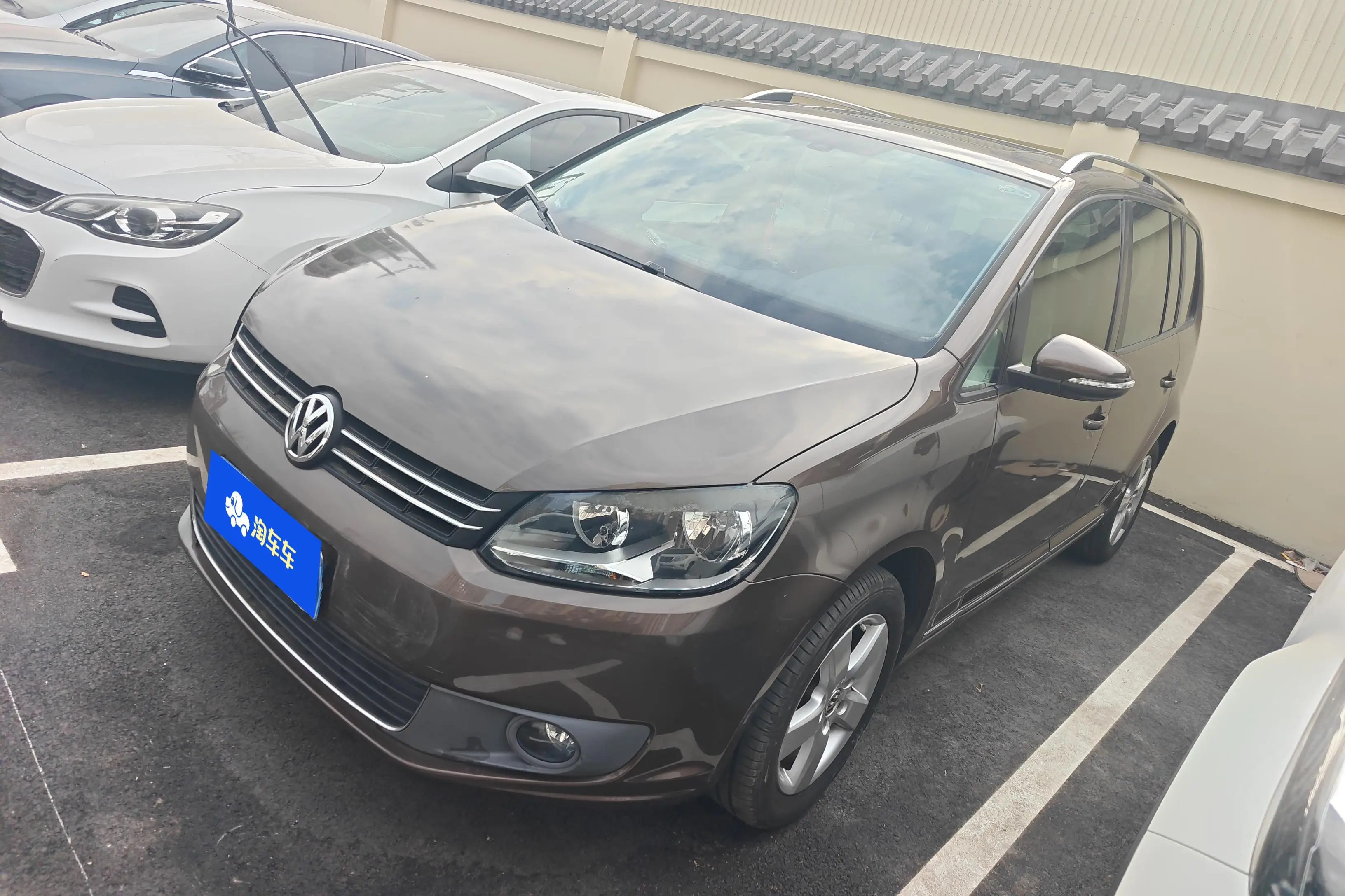 Volkswagen Touran  из Китая