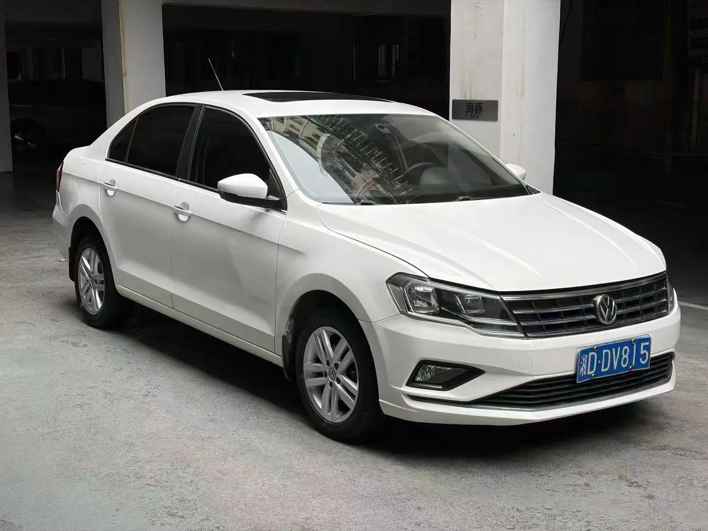 Volkswagen Jetta  из Китая