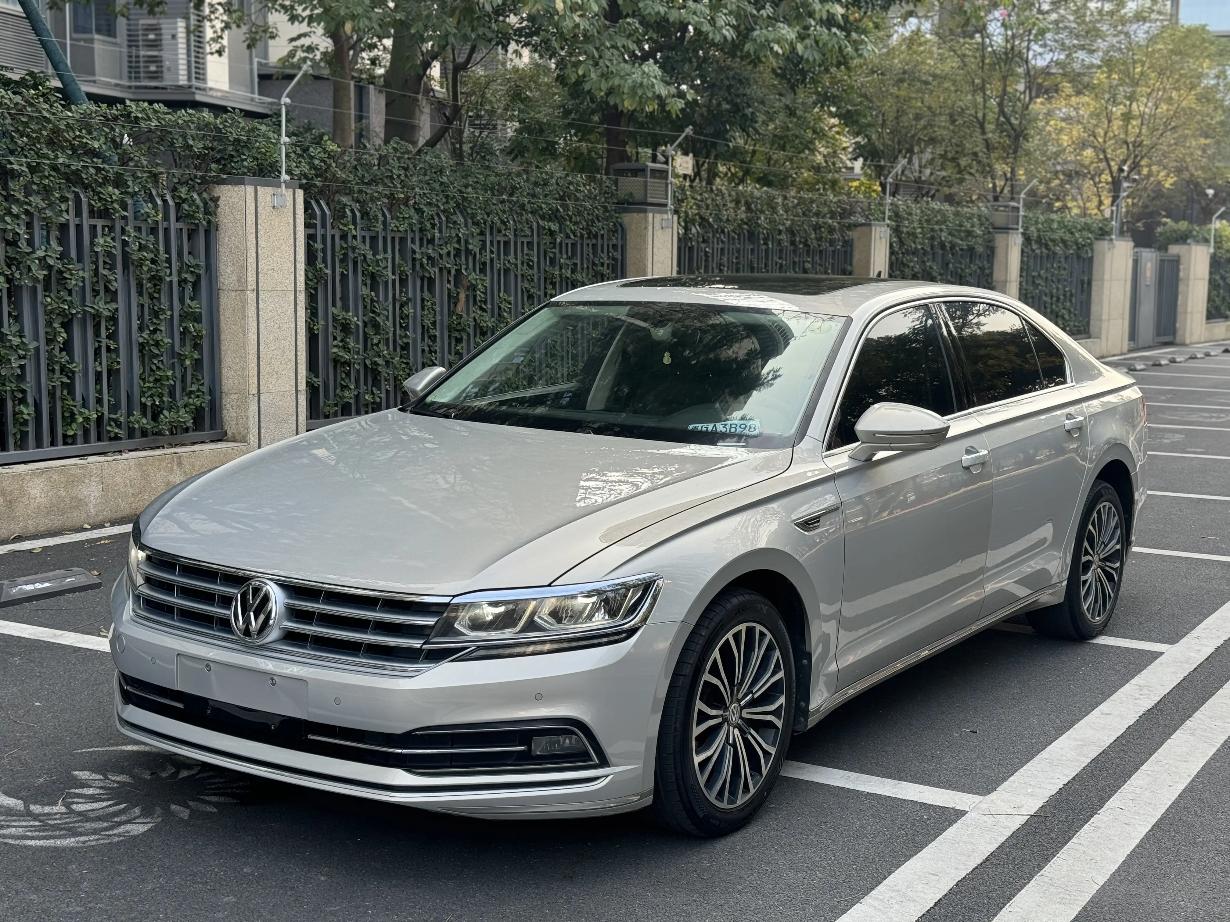 Volkswagen Hui Ang  из Китая