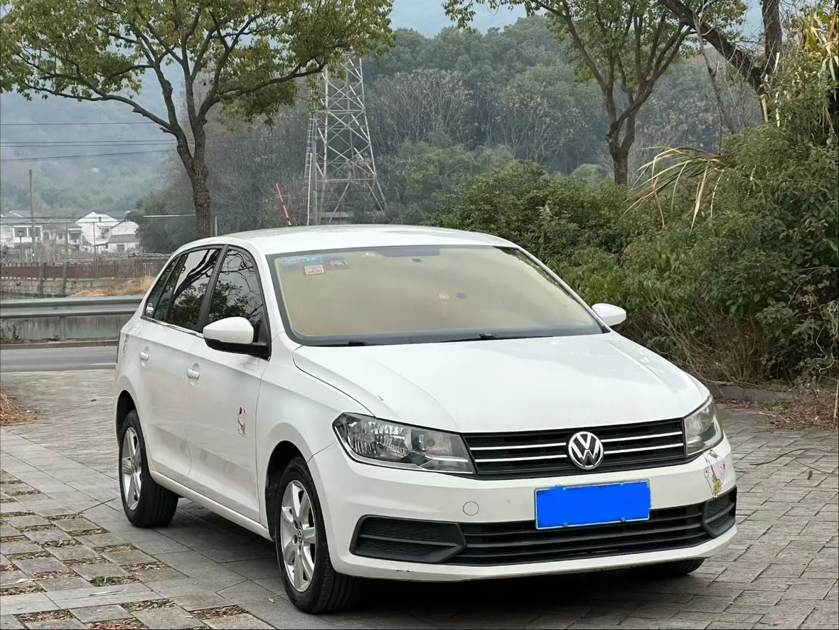 Volkswagen Santana  из Китая