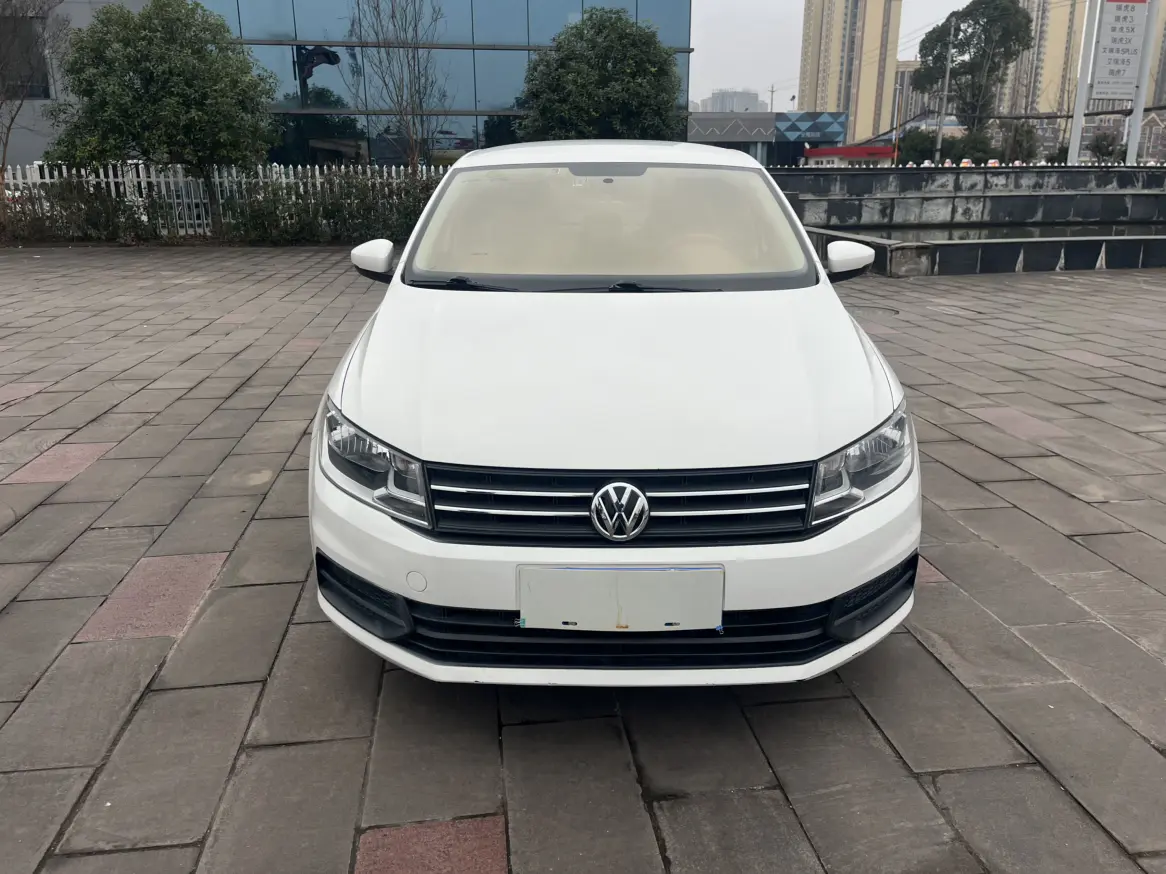 Volkswagen Santana  из Китая