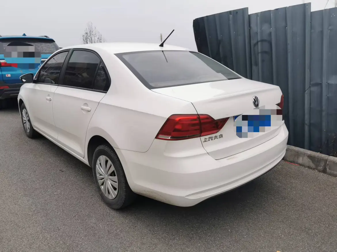 Volkswagen Santana  из Китая