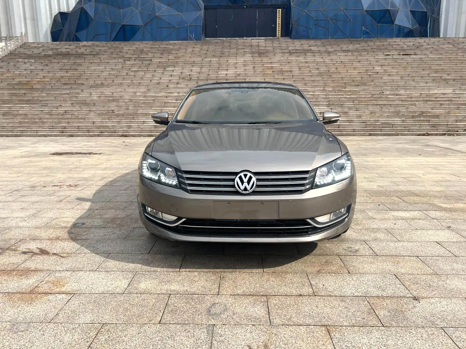 Volkswagen Passat  из Китая