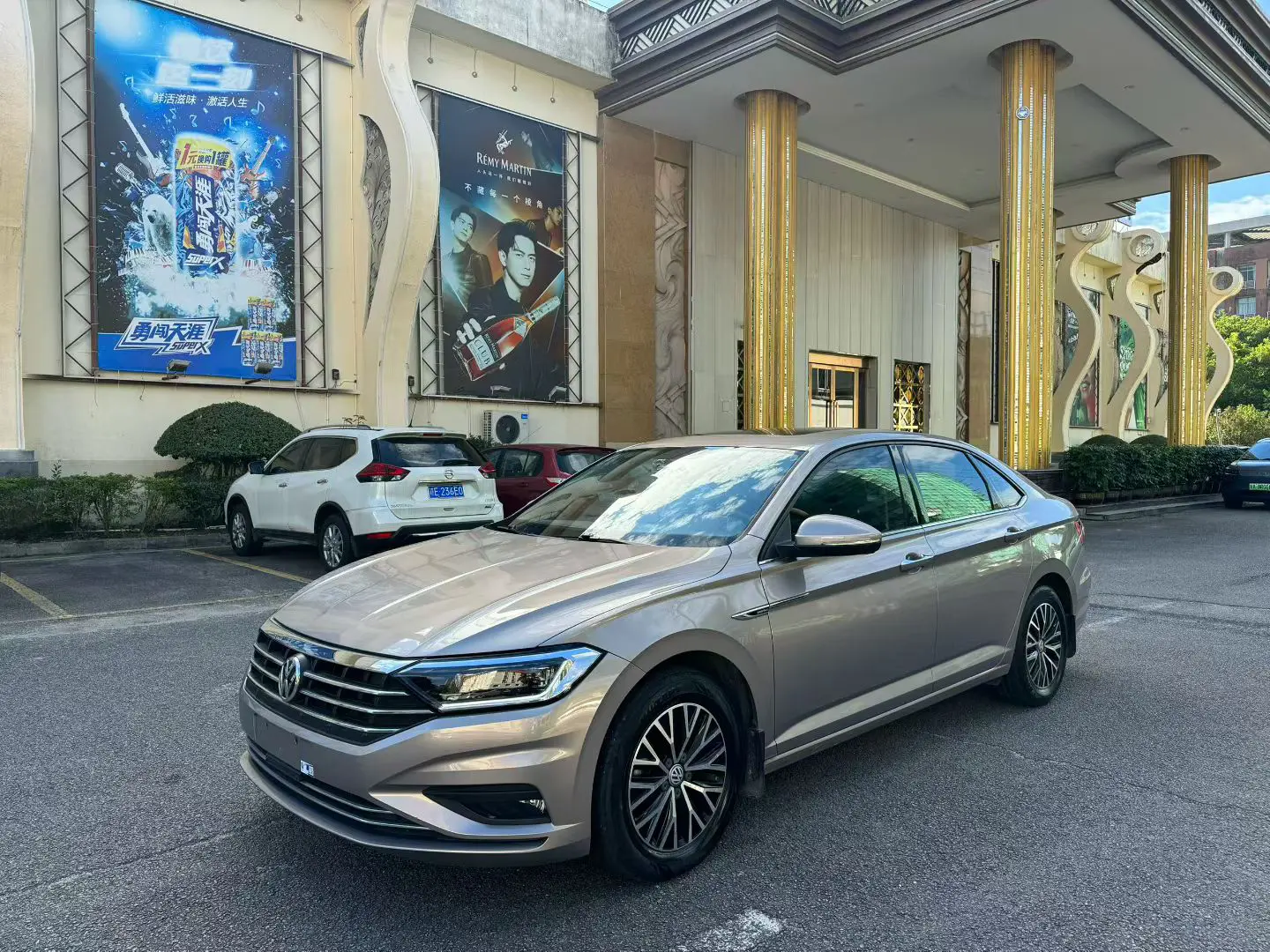 Volkswagen Sagitar  из Китая