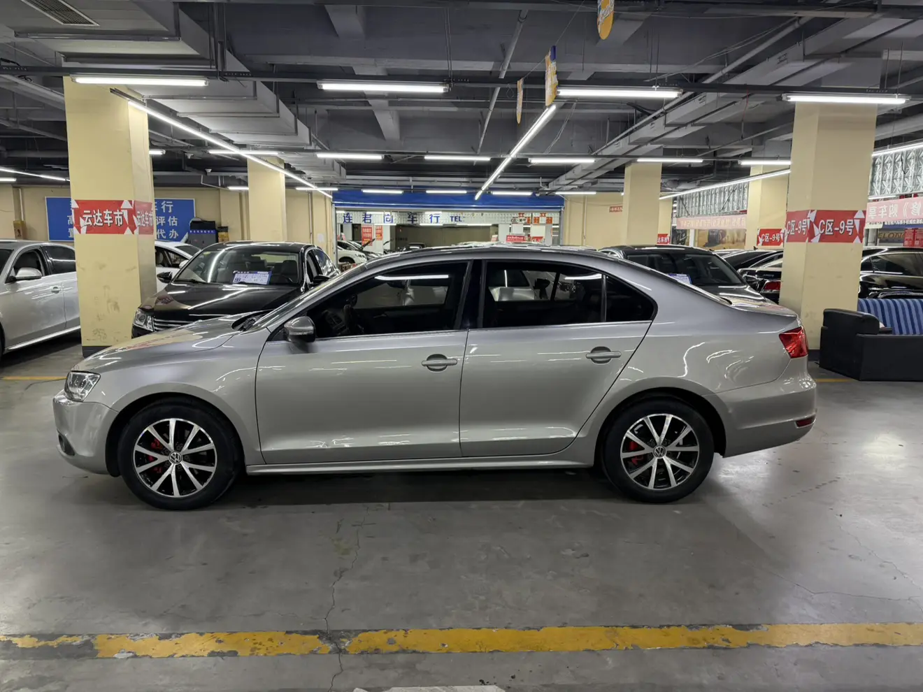 Volkswagen Sagitar  из Китая