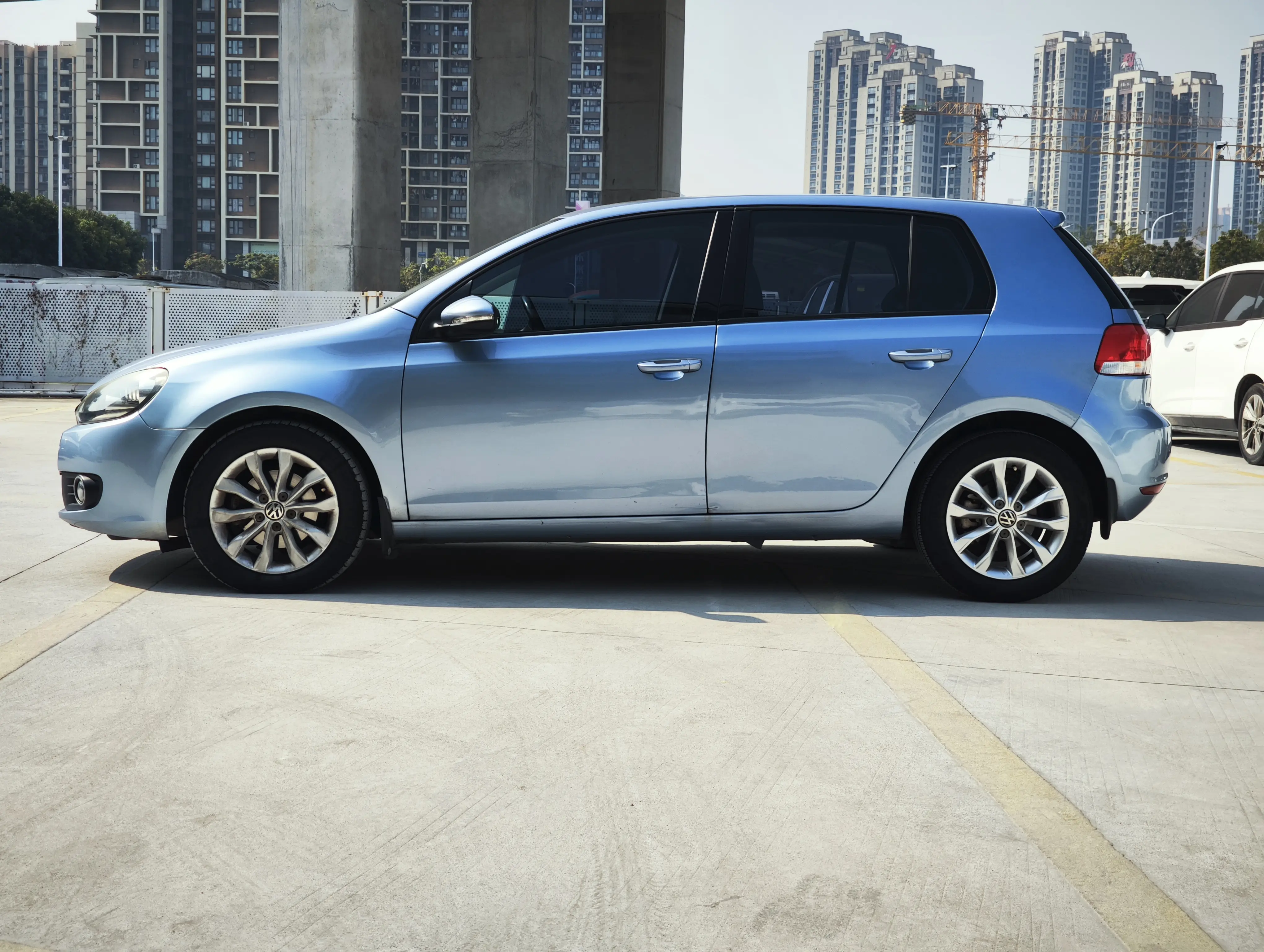 Volkswagen Golf  из Китая