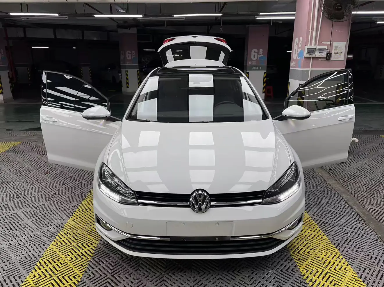 Volkswagen Golf  из Китая