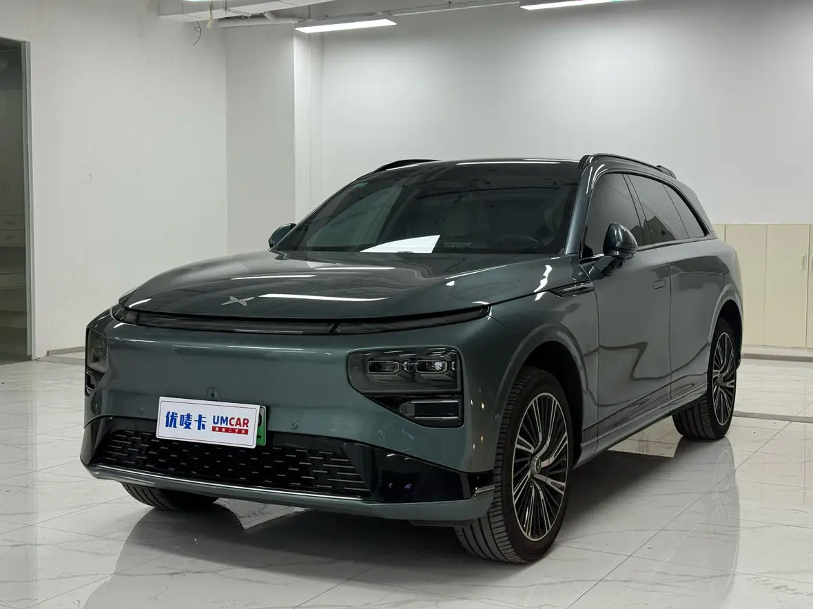 Xpeng G9  из Китая