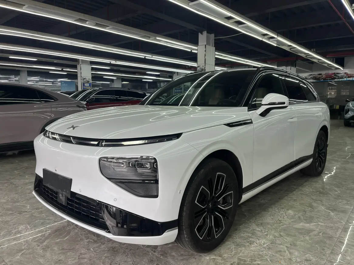 Xpeng G9  из Китая