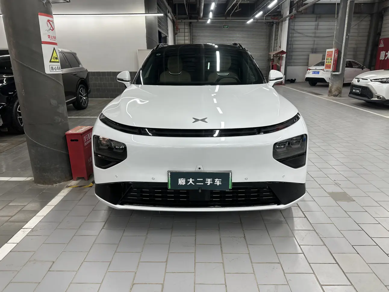 Xpeng G9  из Китая