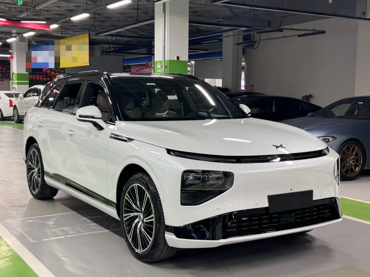 Xpeng G9  из Китая