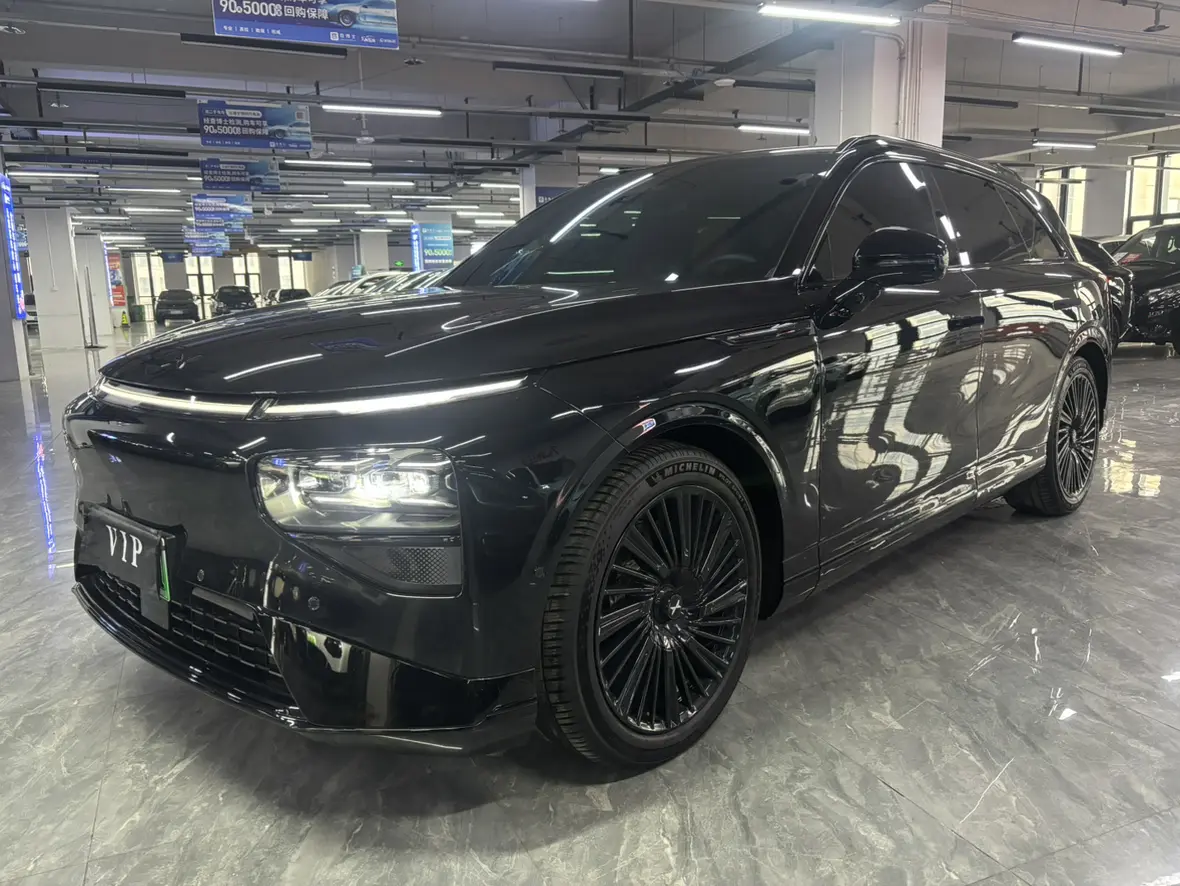 Xpeng G9  из Китая