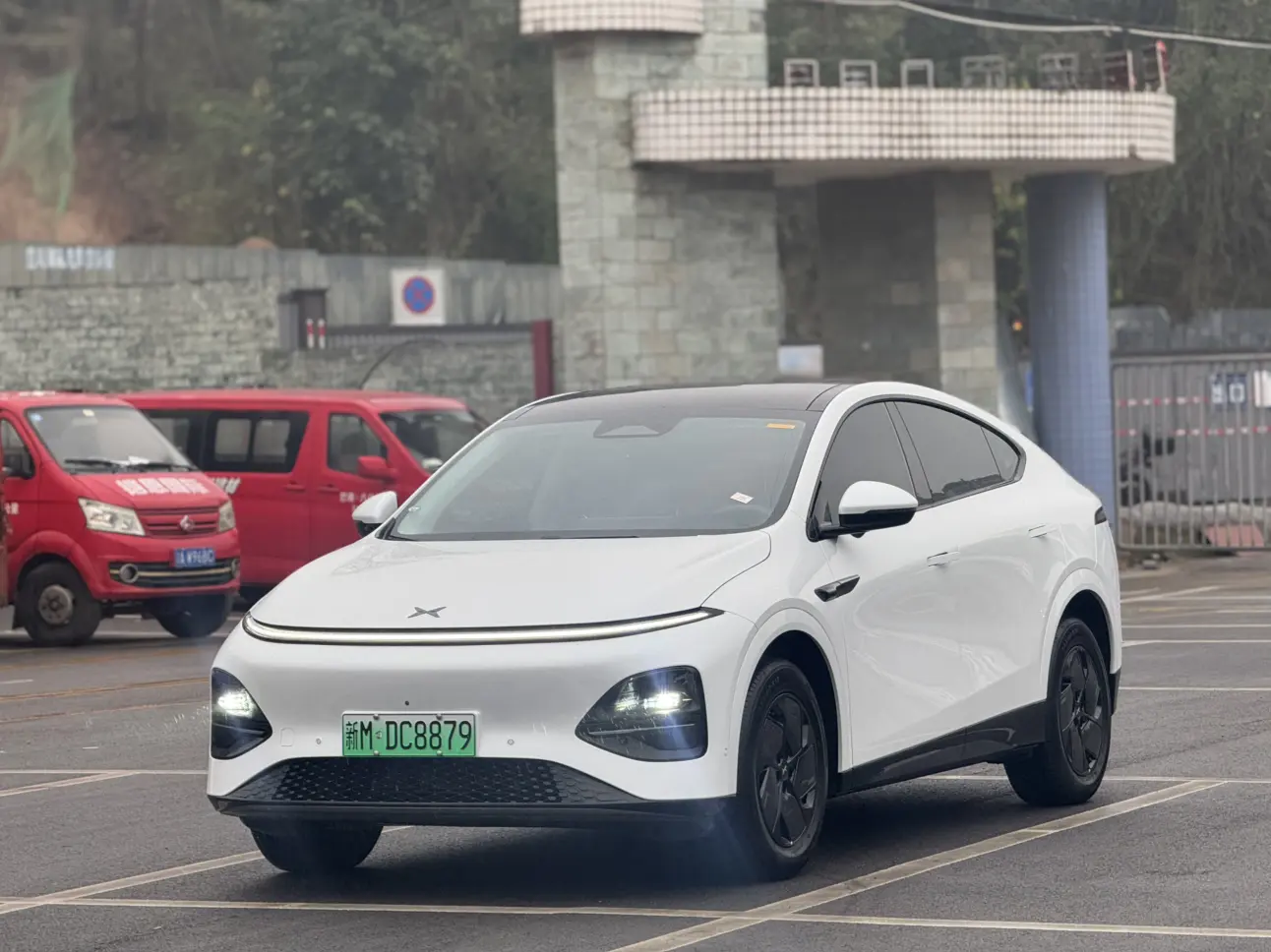 Xpeng G6  из Китая