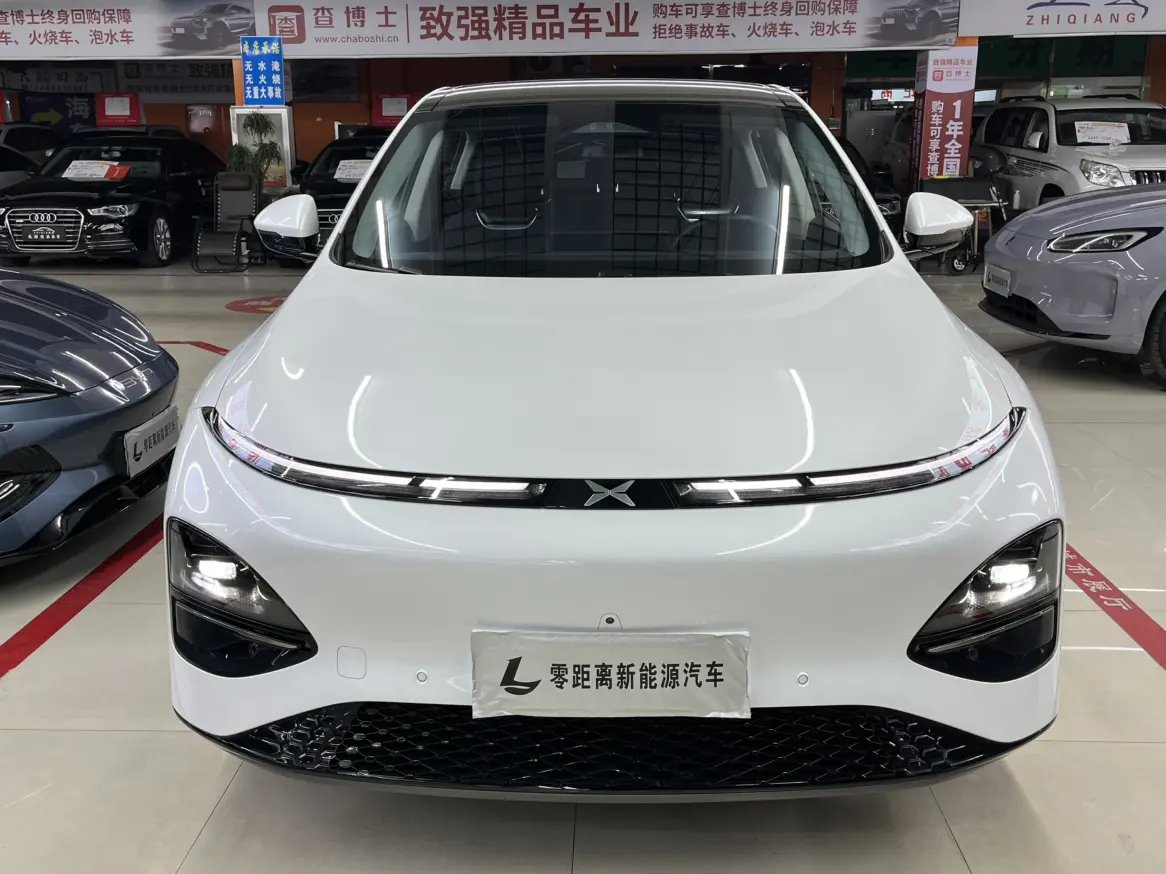 Xpeng G6  из Китая