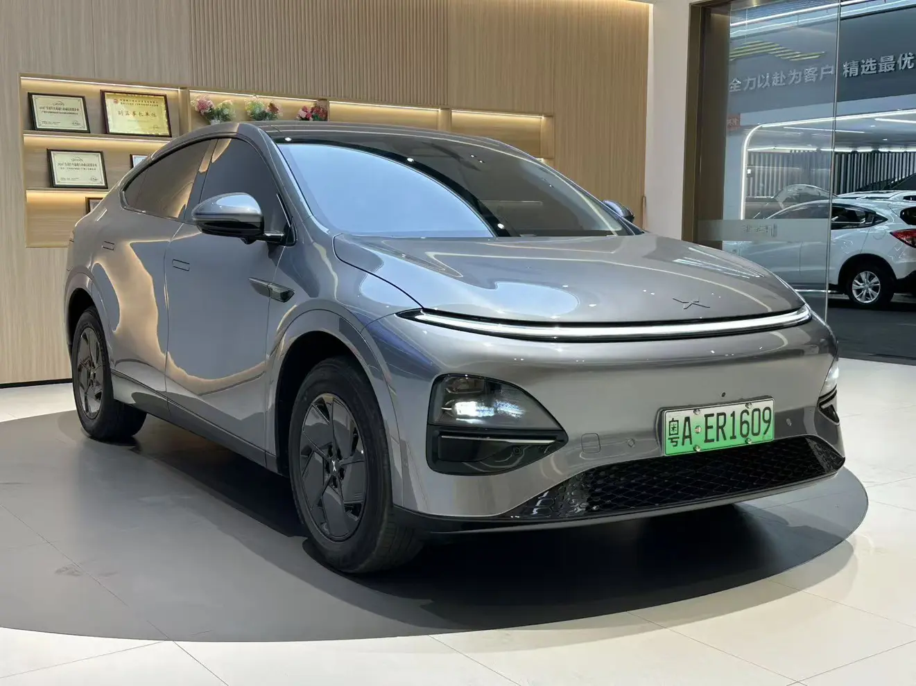 Xpeng G6  из Китая