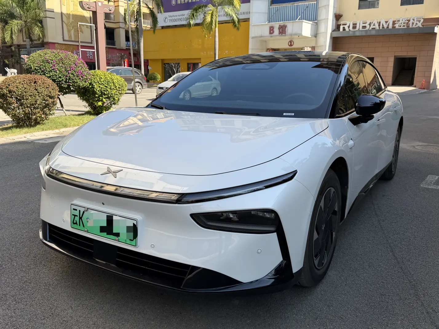 Xpeng P7+  из Китая