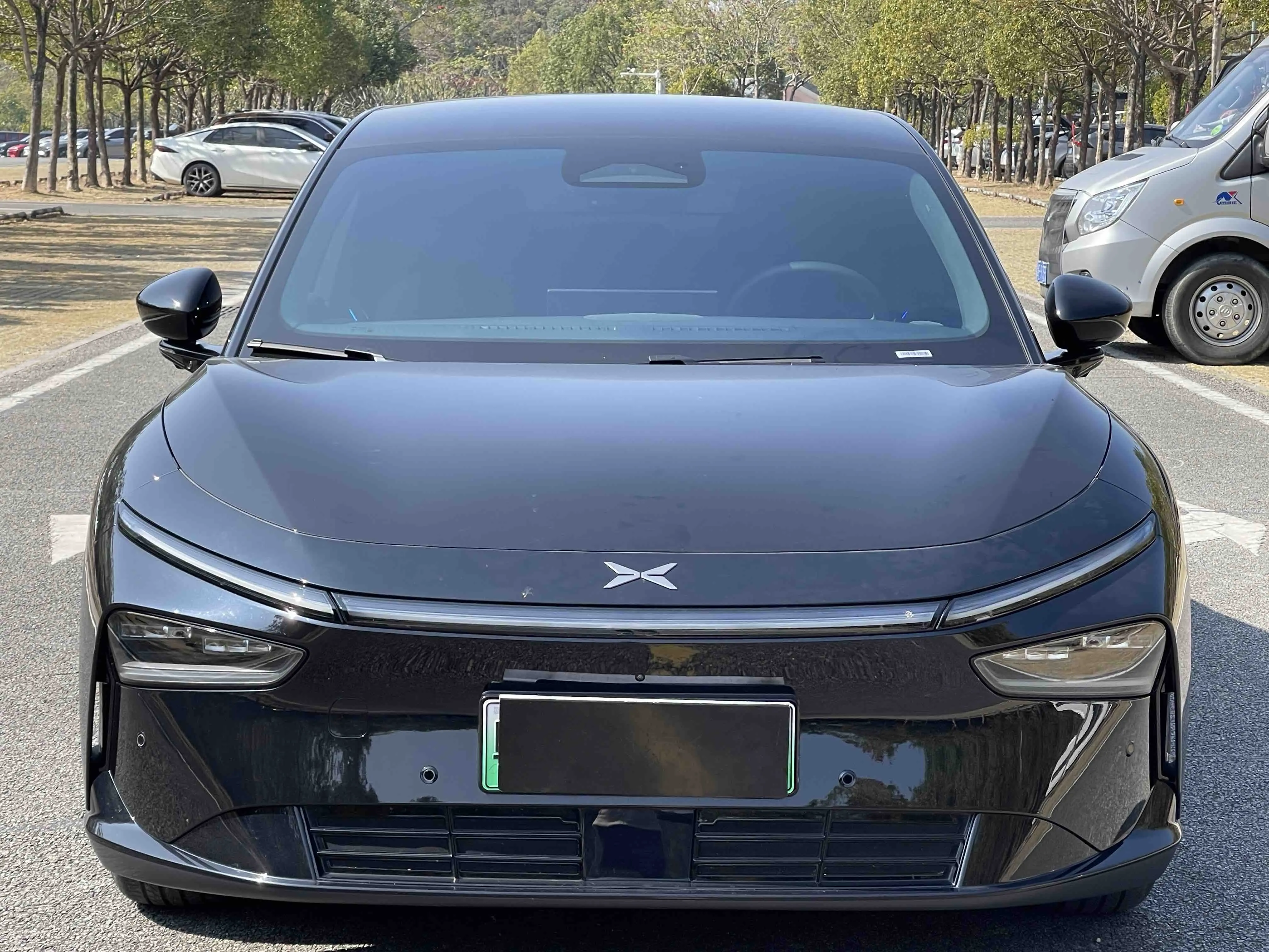 Xpeng P7+  из Китая