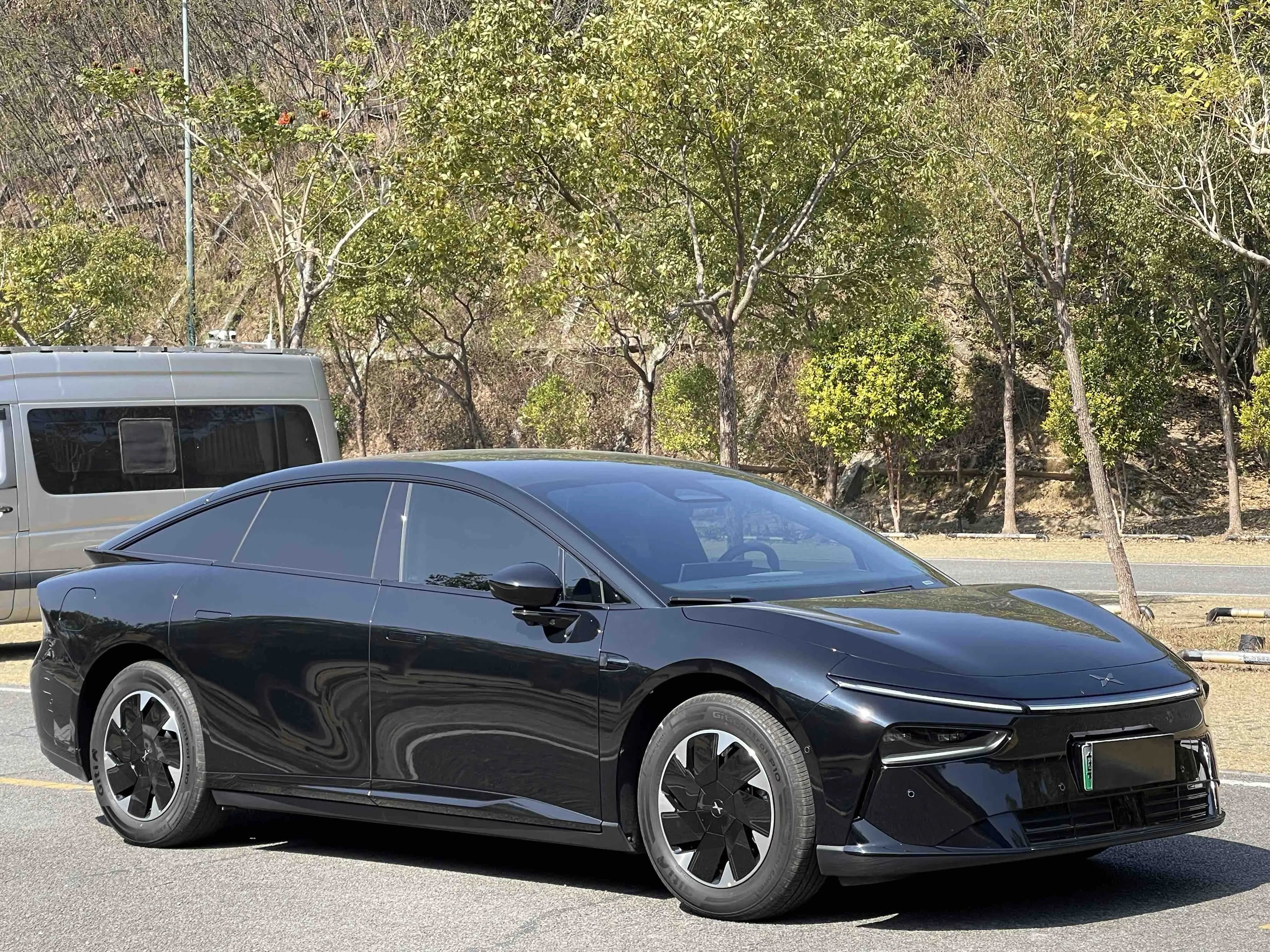 Xpeng P7+  из Китая