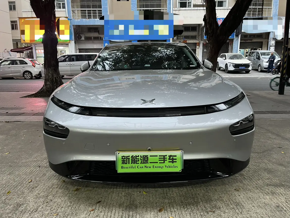 Xpeng P7  из Китая