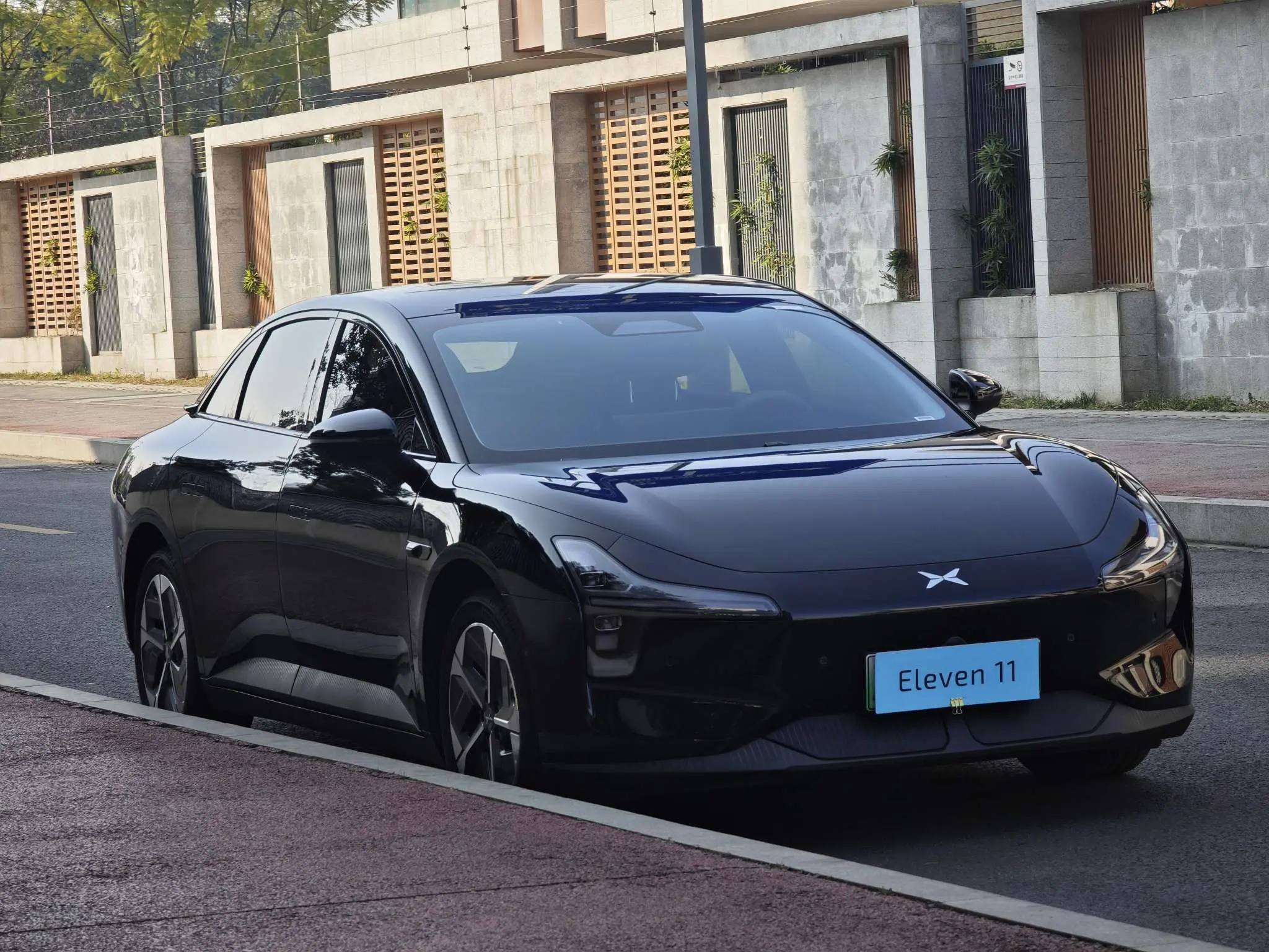 Xpeng Xiaopeng MONA M03  из Китая