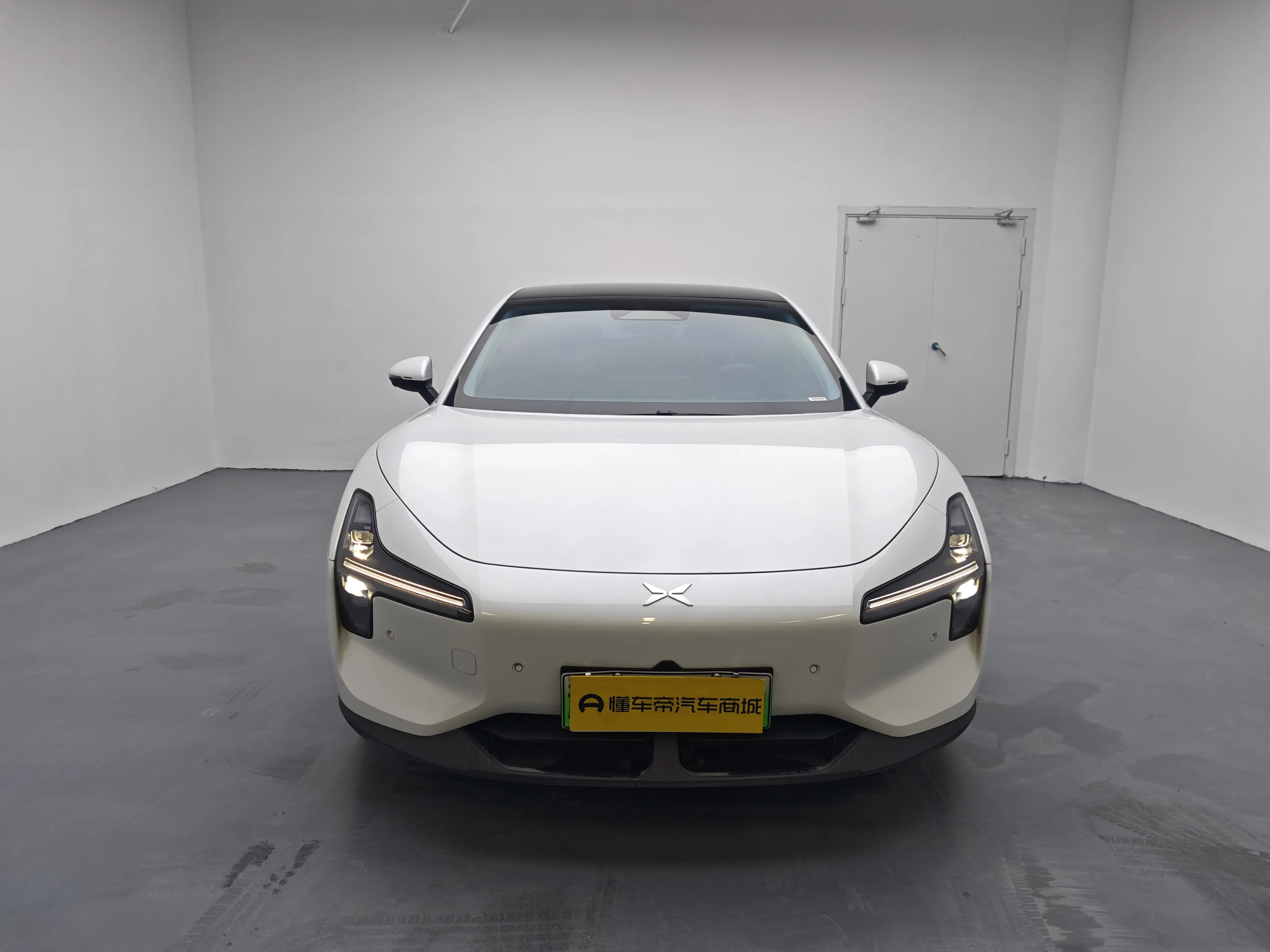 Xpeng Xiaopeng MONA M03  из Китая