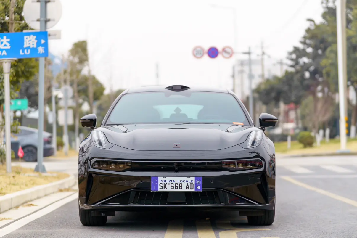 ZEEKR 001  из Китая