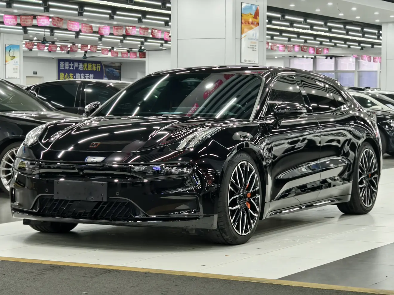 ZEEKR 001  из Китая