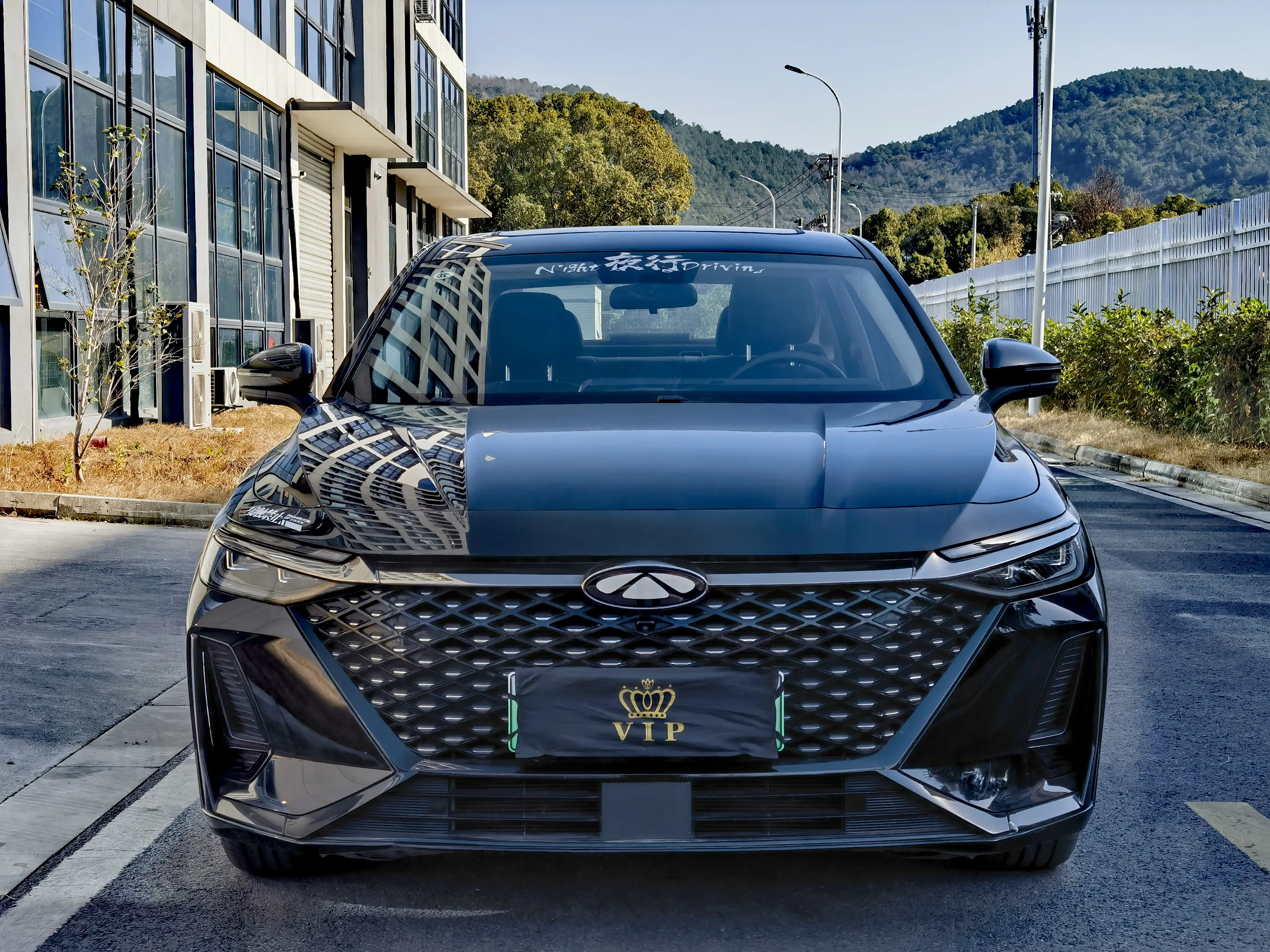 Chery Fengyun A8  из Китая