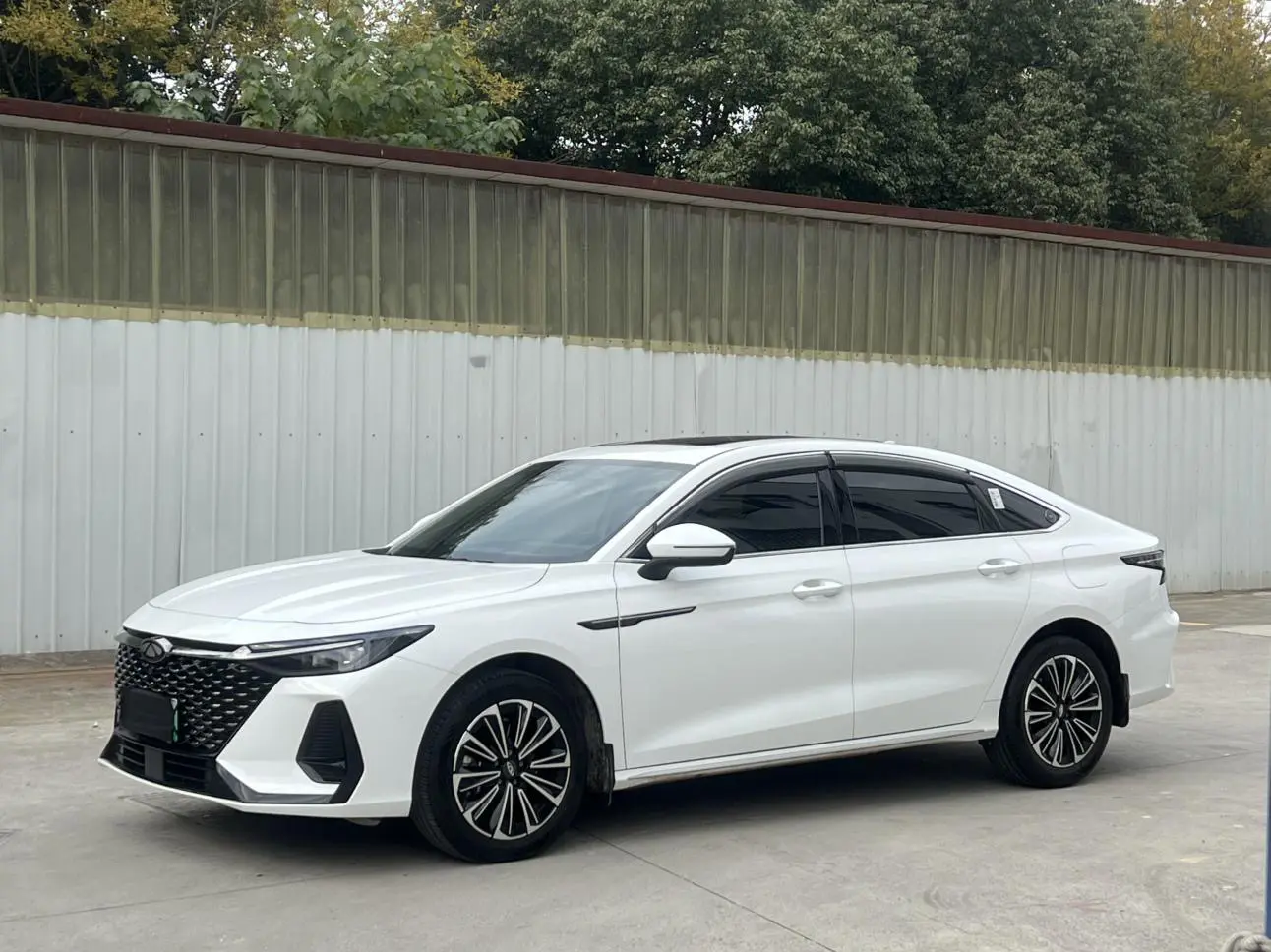 Chery Fengyun A8  из Китая