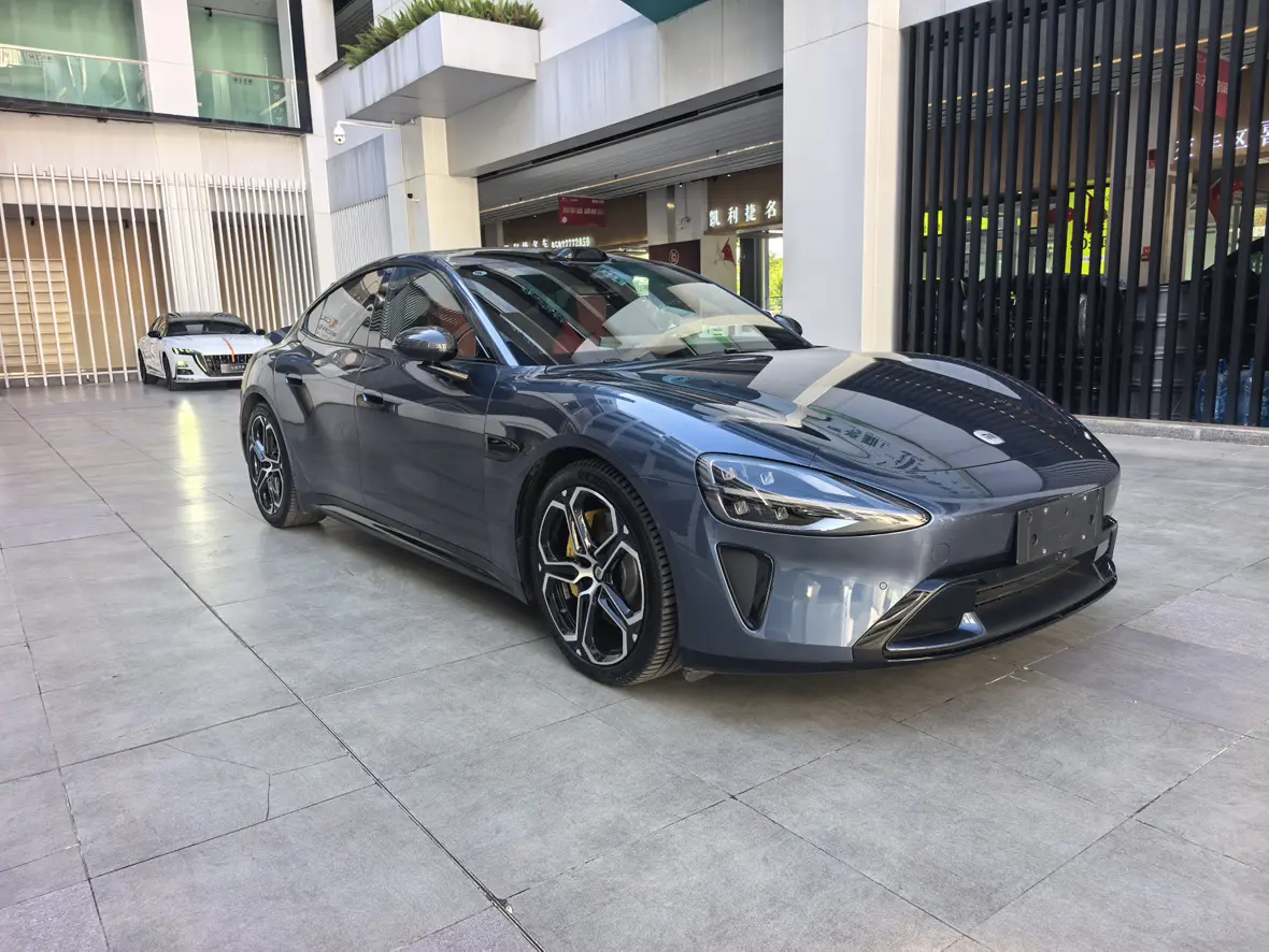 Xiaomi car Xiaomi SU7  из Китая