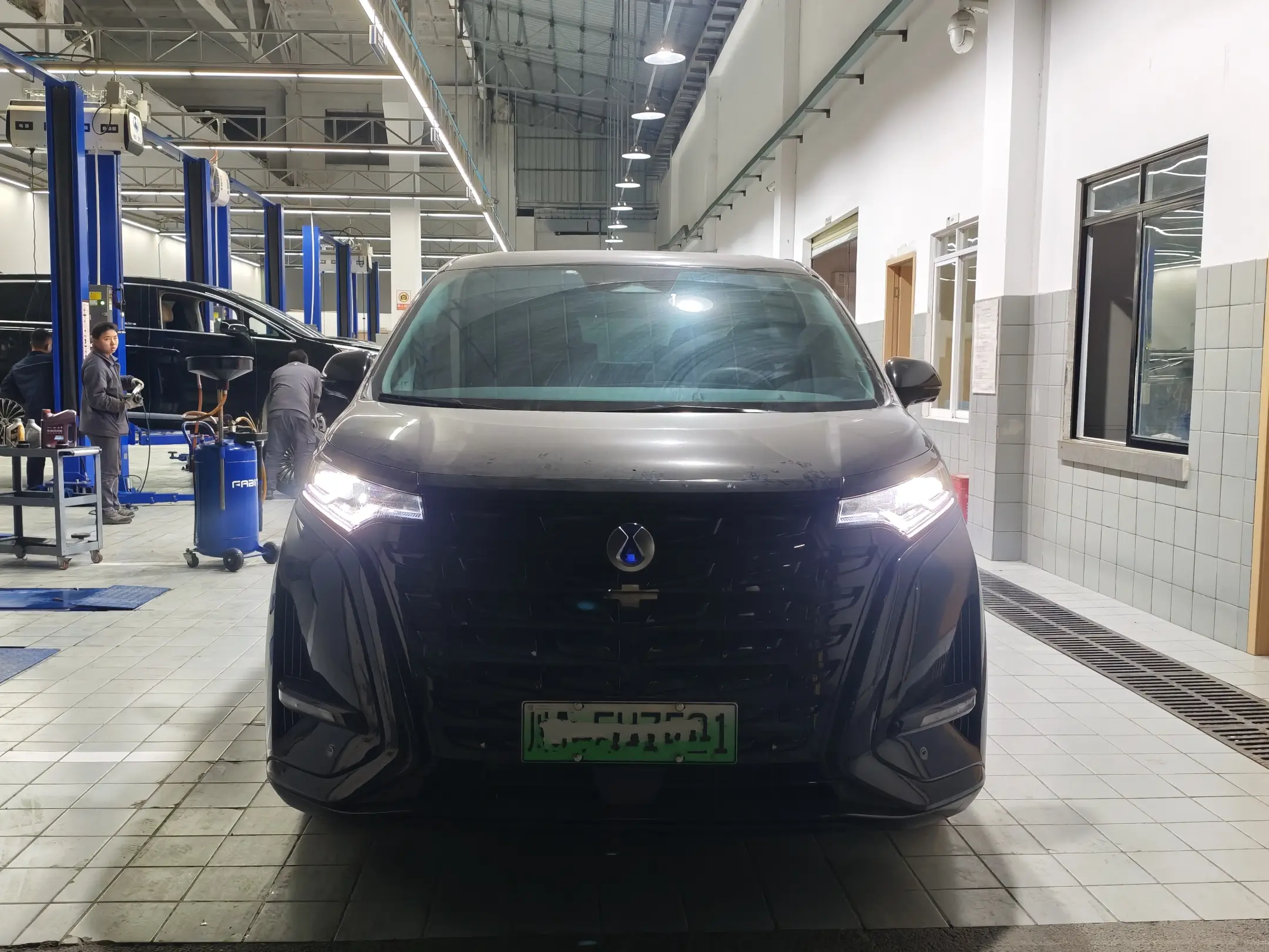 Denza D9 DM  из Китая