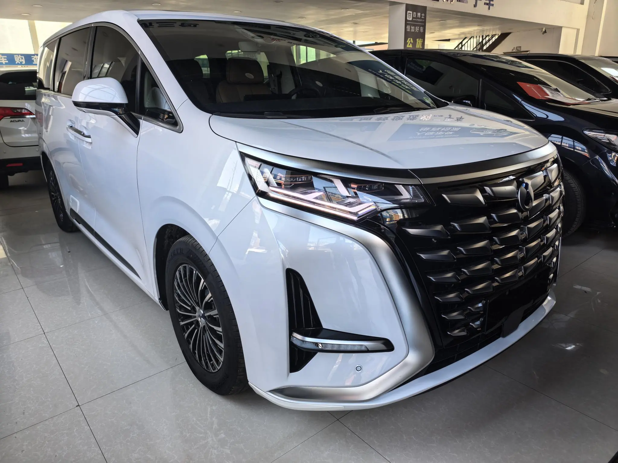 Denza D9 DM  из Китая