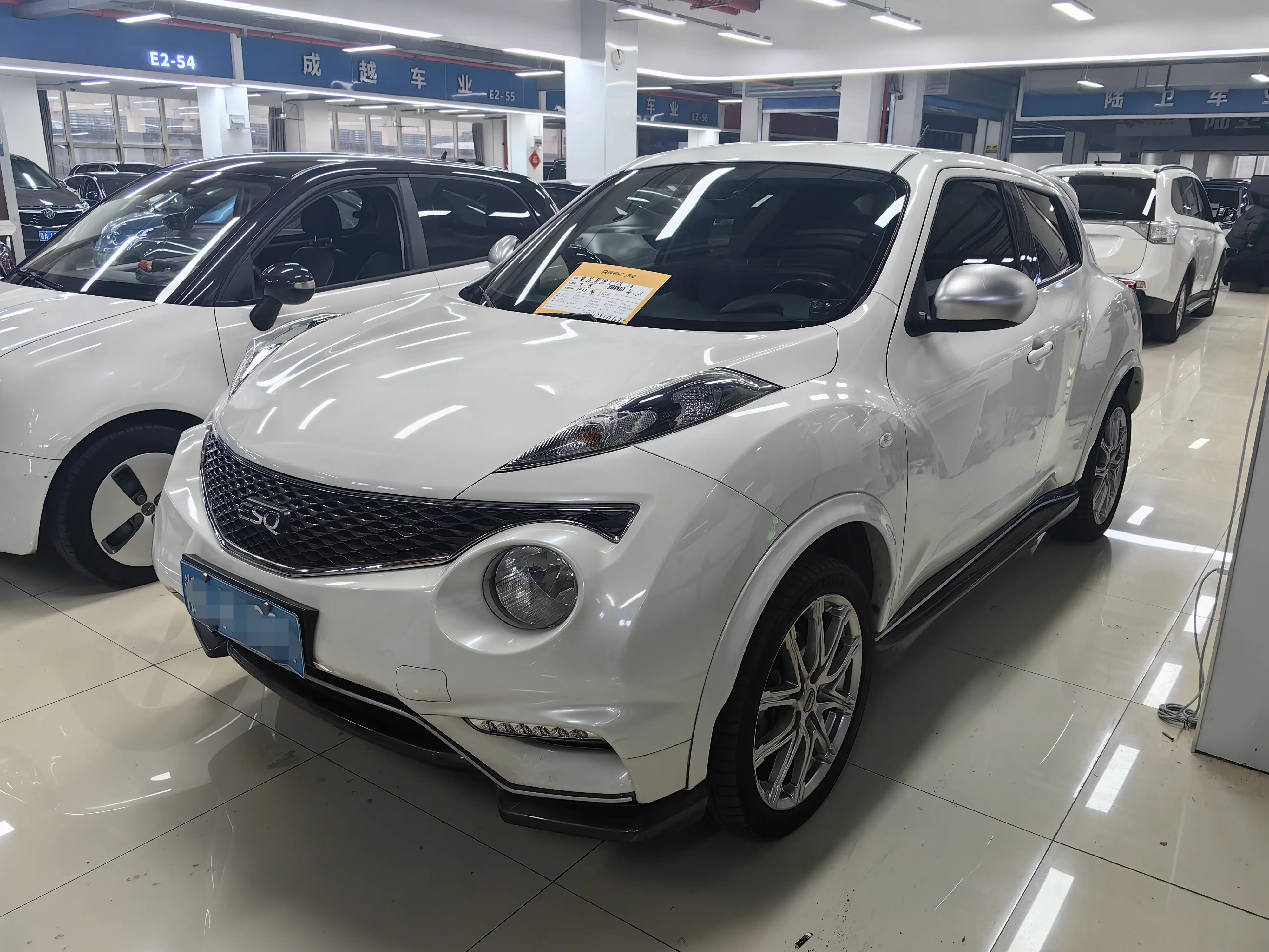 Infiniti ESQ  из Китая