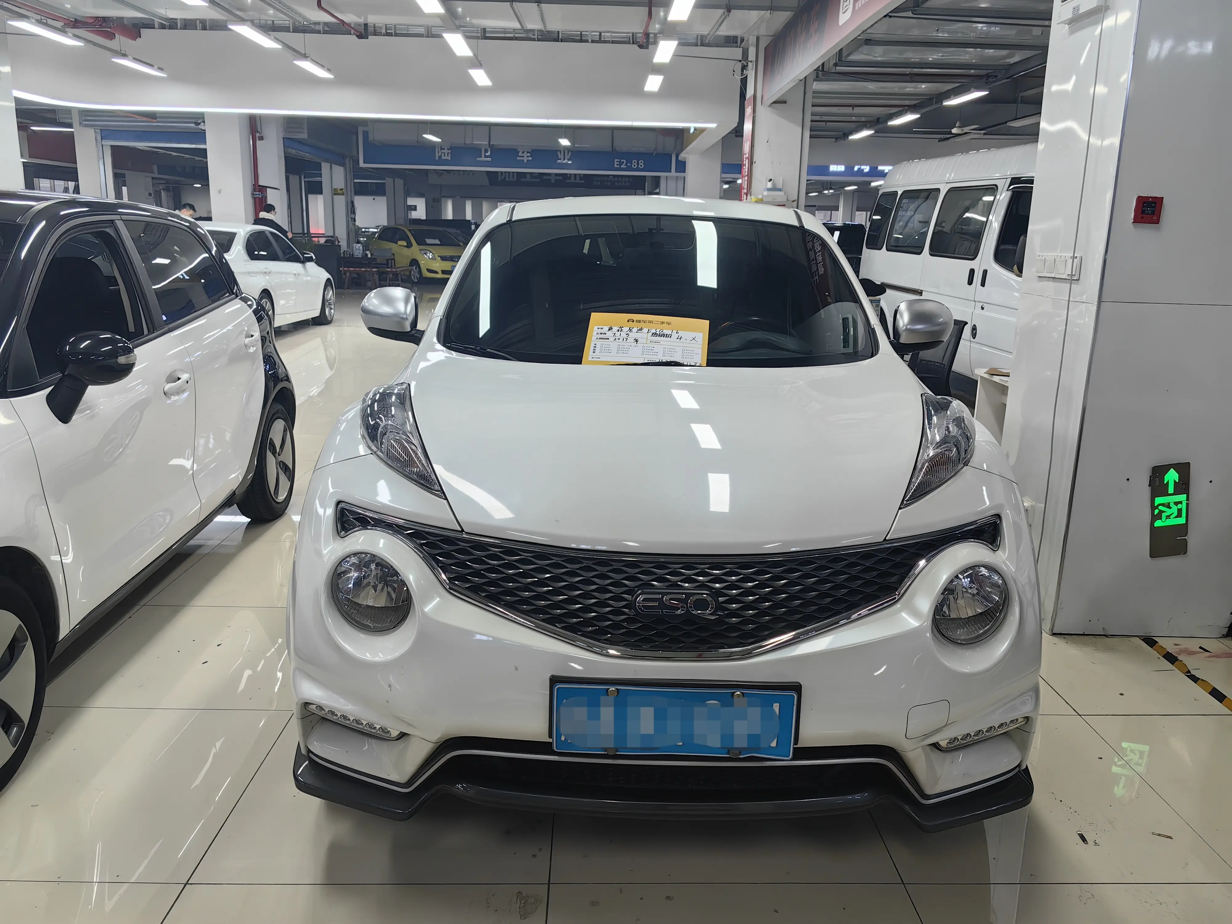 Infiniti ESQ  из Китая