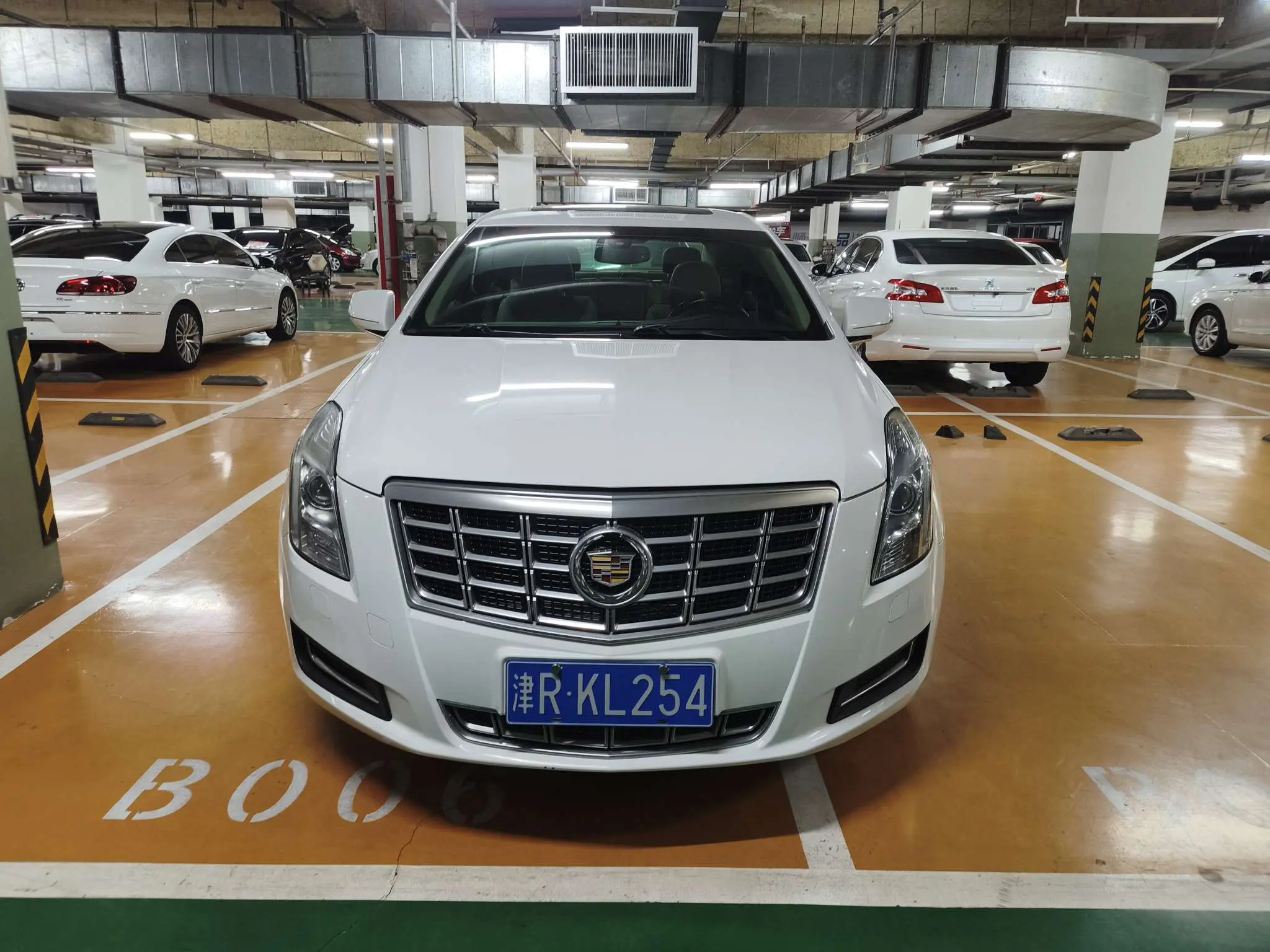 Cadillac XTS  из Китая