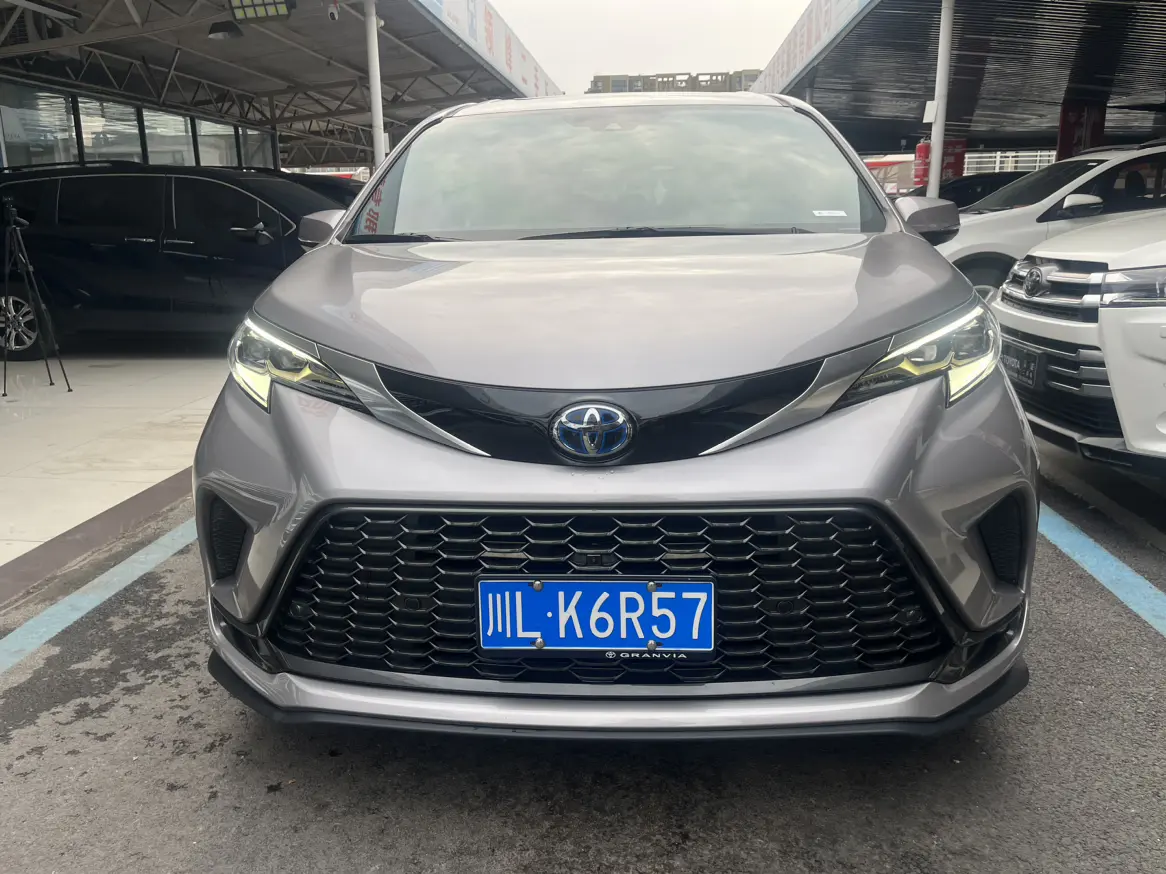 Toyota Granvia  из Китая