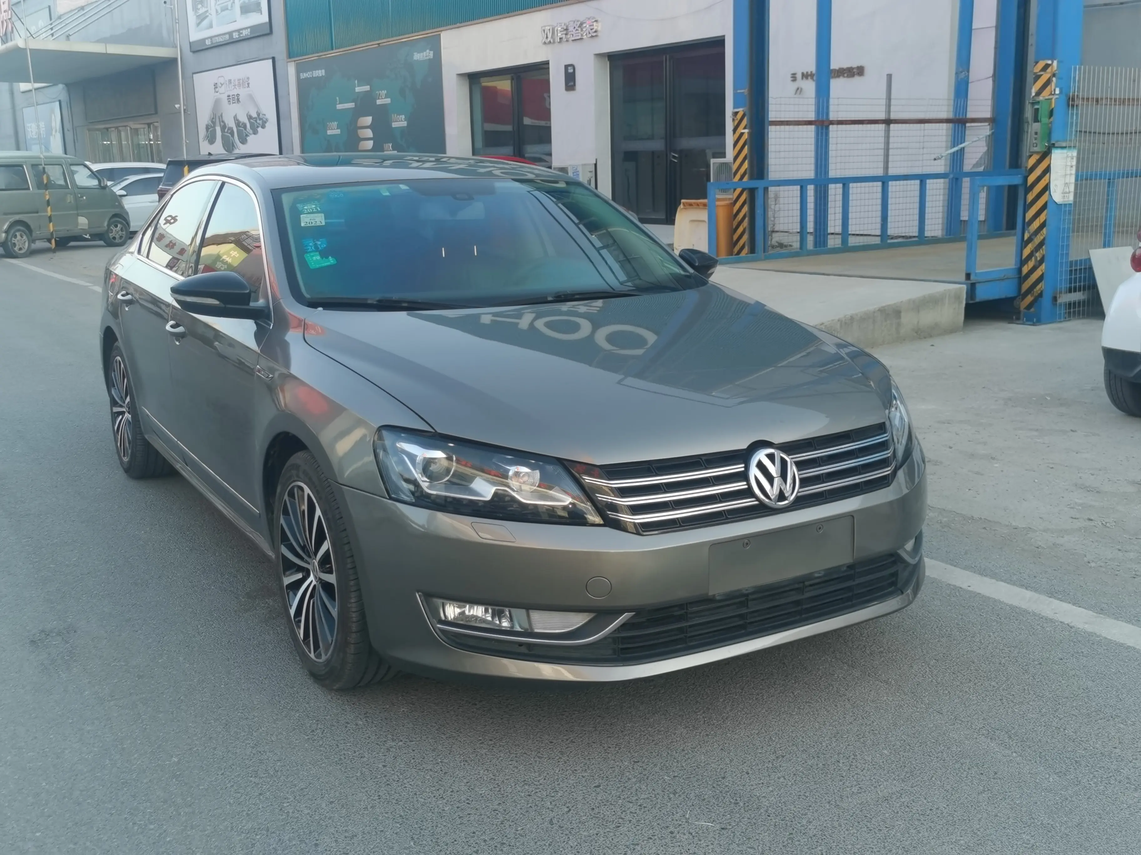 Volkswagen Passat  из Китая