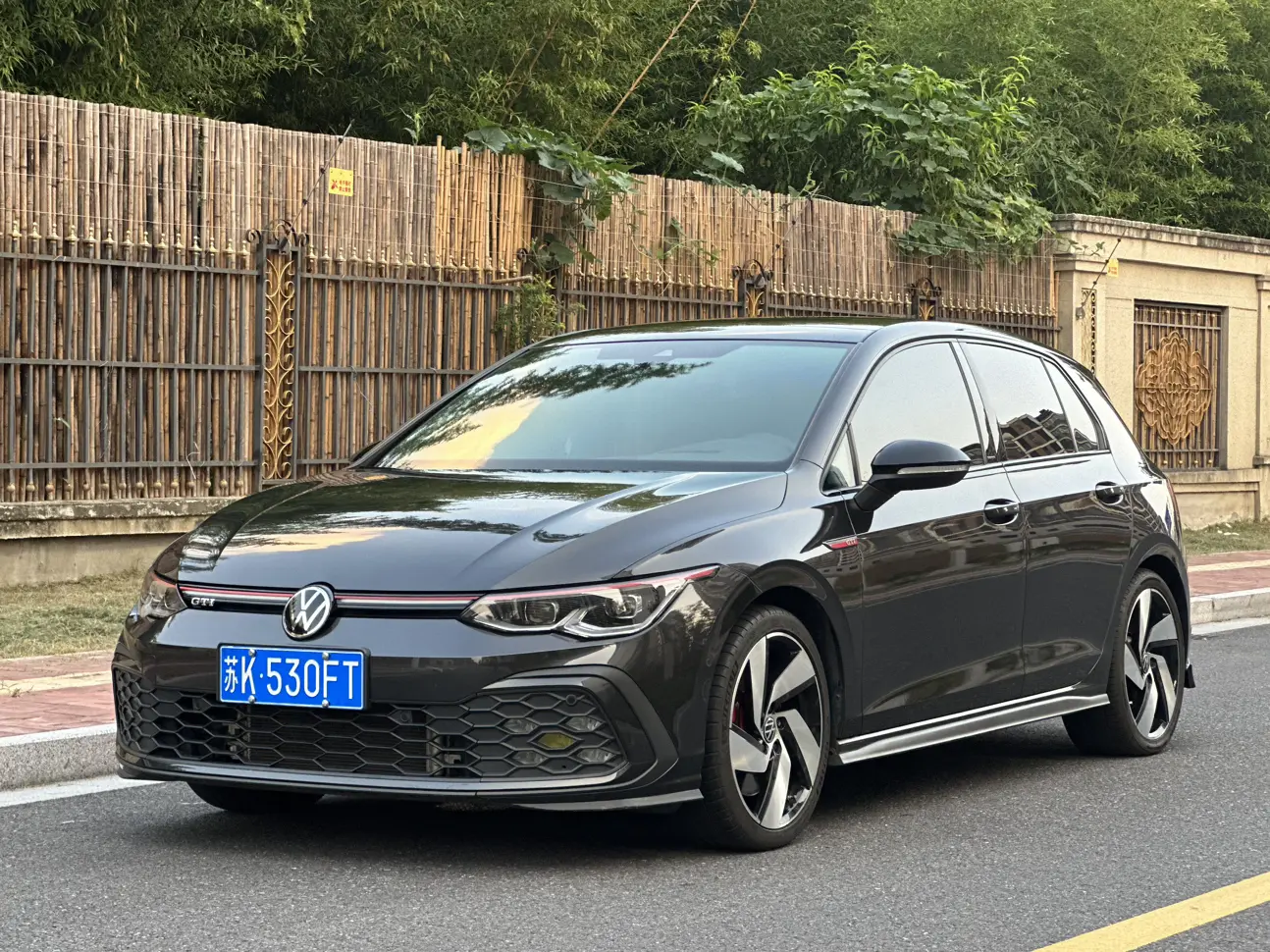 Volkswagen Golf GTI  из Китая