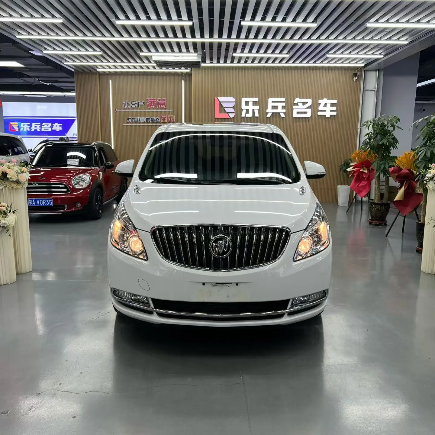 Buick GL8  из Китая