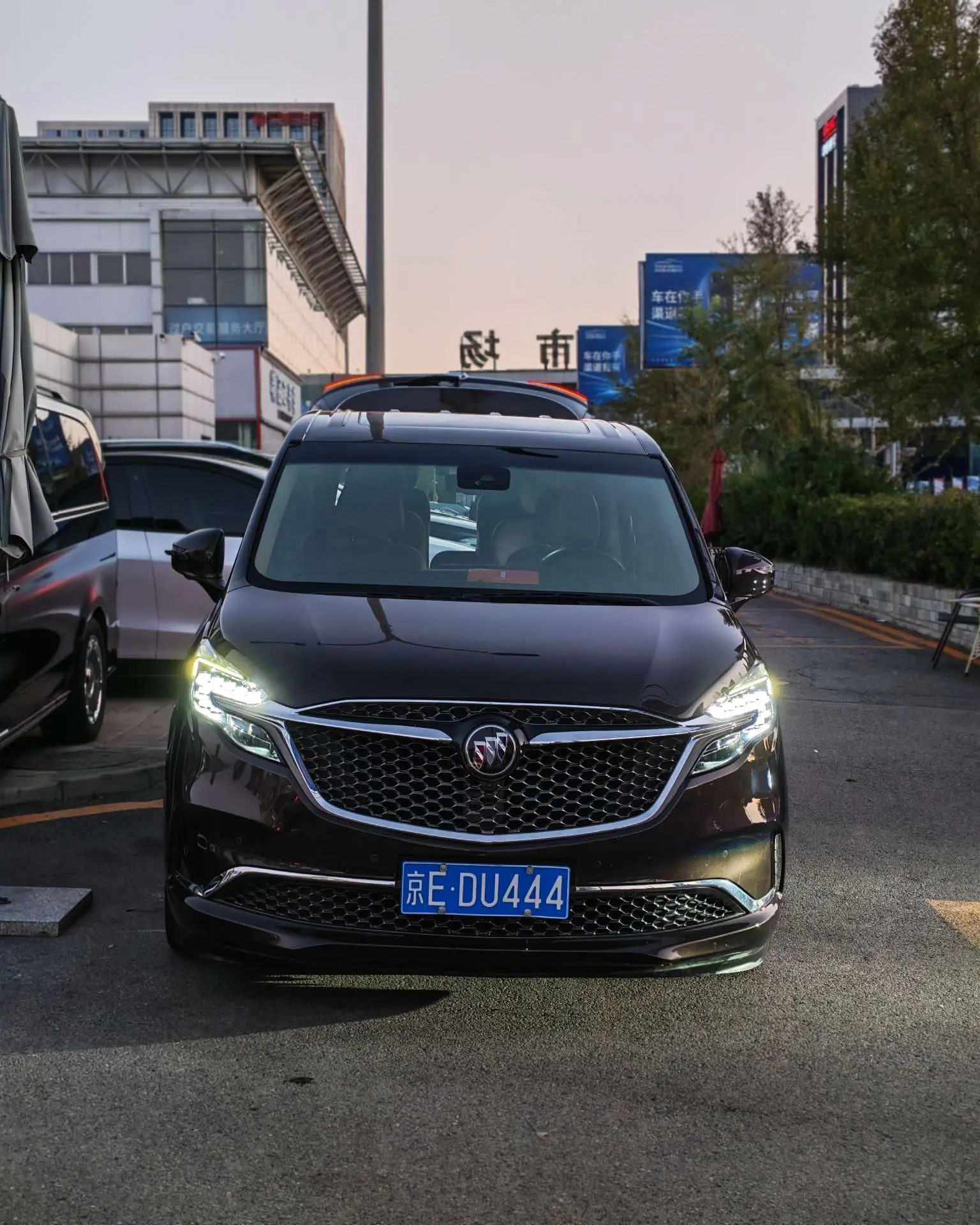 Buick GL8  из Китая