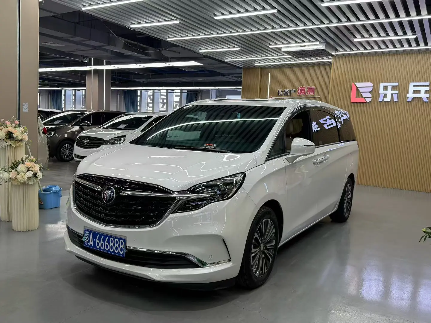 Buick GL8  из Китая